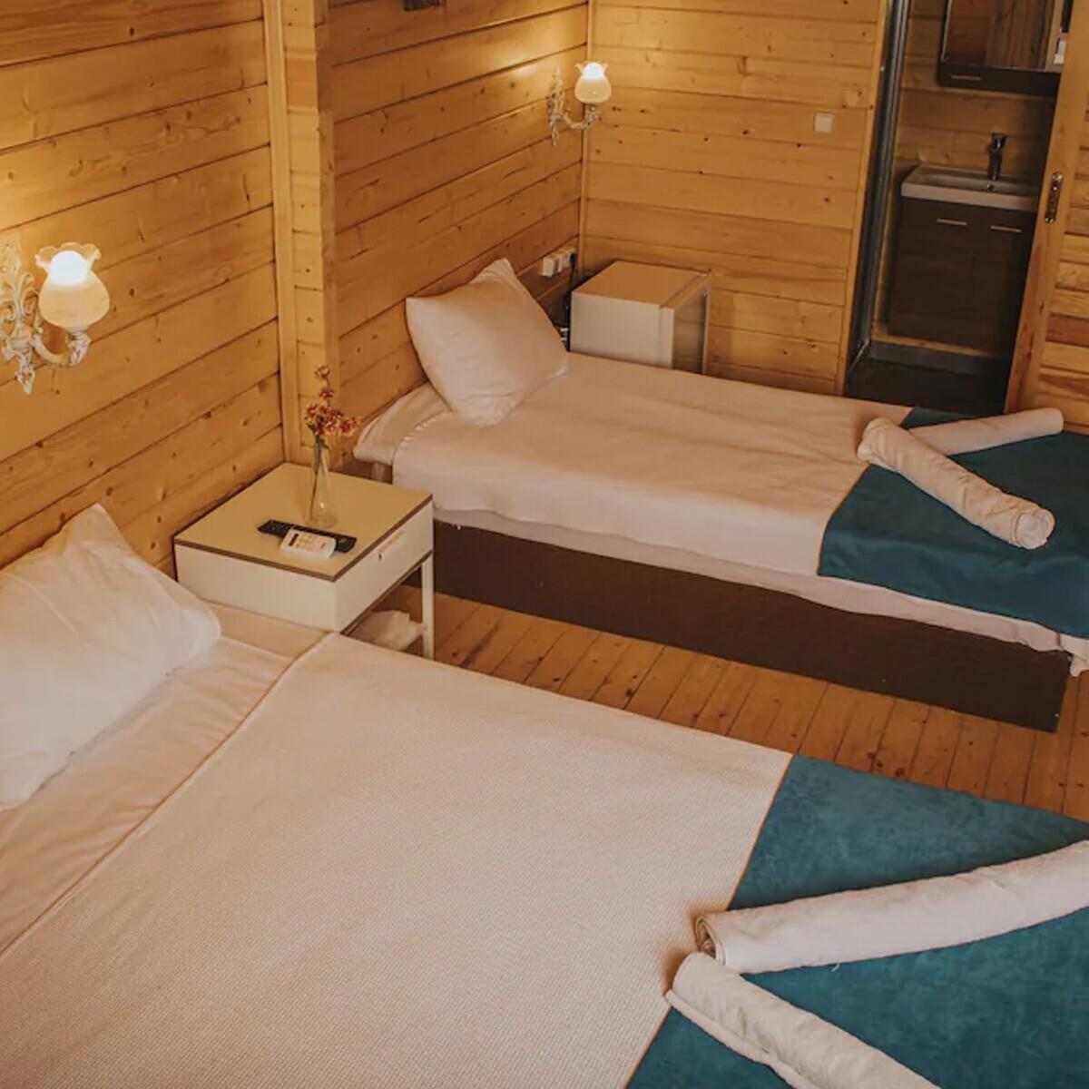 Pırlanta Butik Otel Çeşme'de Beach girişi ve kahvaltı dahil çift kişi konaklama