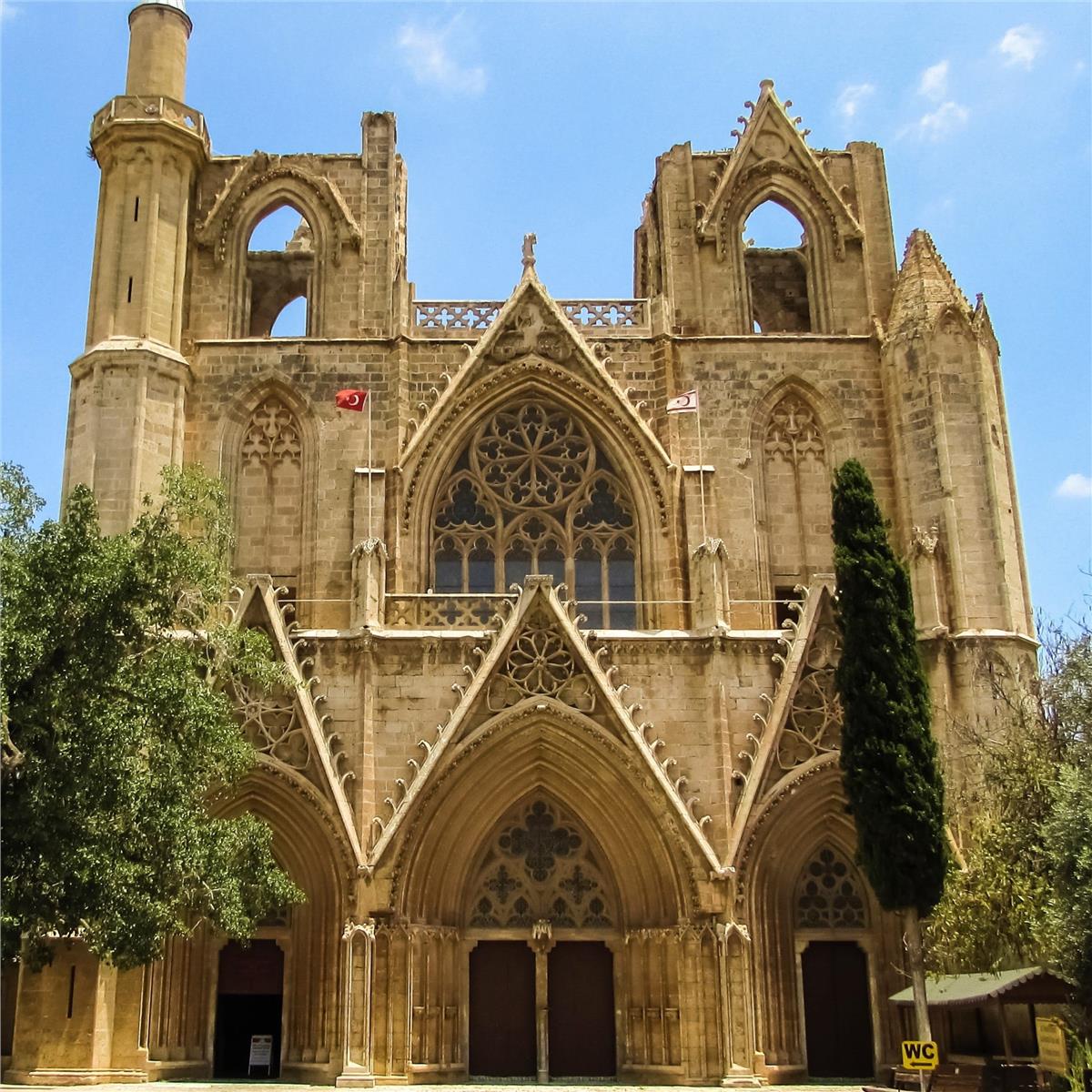 İzmir'den Uçaklı 3 Gece 4 Gün Girne Uptown Büyük Anadolu Hotel Konaklamalı Gazimağusa, Kapalı Maraş, Lefkoşa İle Kıbrıs Kültür Turu