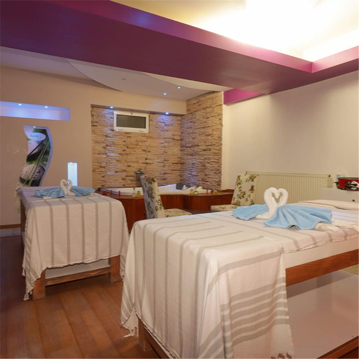 İzmir Çıkışlı Yılbaşı Özel 2 gece 3 gün Yılbaşı Gala Yemeği Dahil 5* Lycus River Thermal & Spa Hotel Konaklama Üstelik Limitsiz Yerli İçecekli