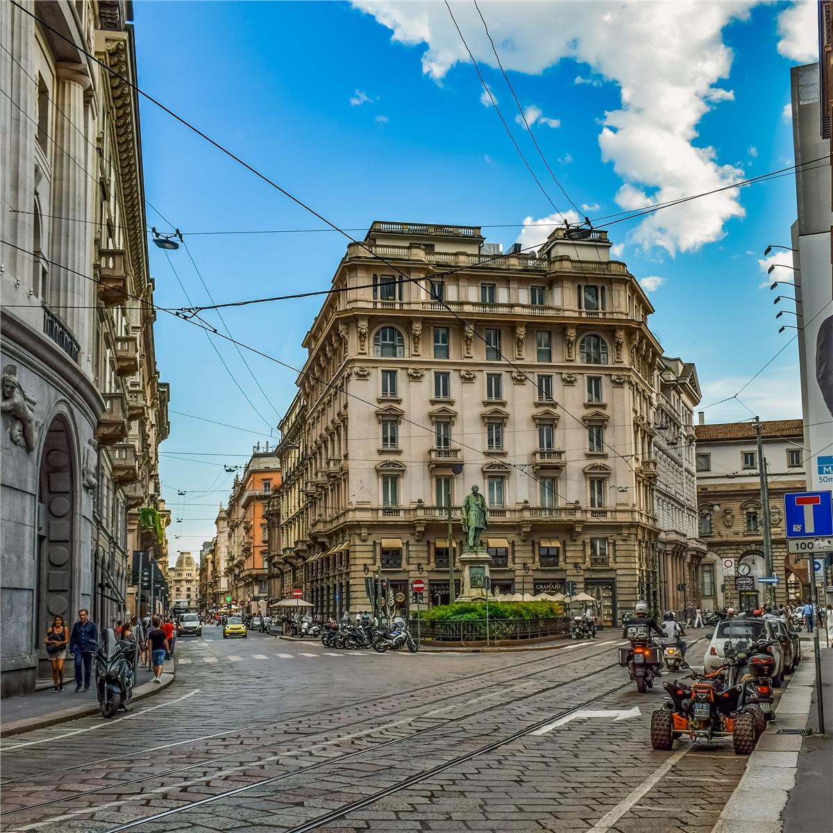 İzmir'den Uçaklı 7 Gece 8 Gün Konaklamalı Tüm Şehir Girişleri Ve Venedik Giriş Ücretleri Dahil İtalya Turu