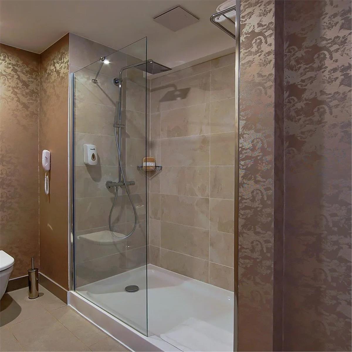 İzmir'den Uçak Bileti ve Otel Transferi Dahil 3 Gece 4 Gün Konaklamalı Limak Cyprus Deluxe Hotel'de İrem Derici Yılbaşı Galası