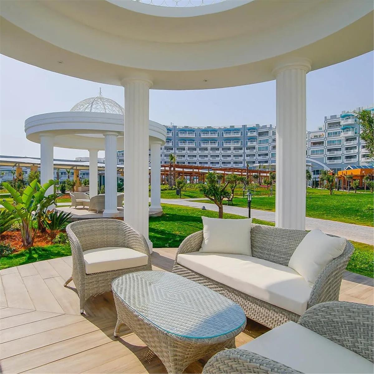 İzmir'den Uçak İle Hareketli Kıbrıs Limak Cyprus Deluxe Hotel Ultra Herşey Dahil Konaklama Seçenekleri