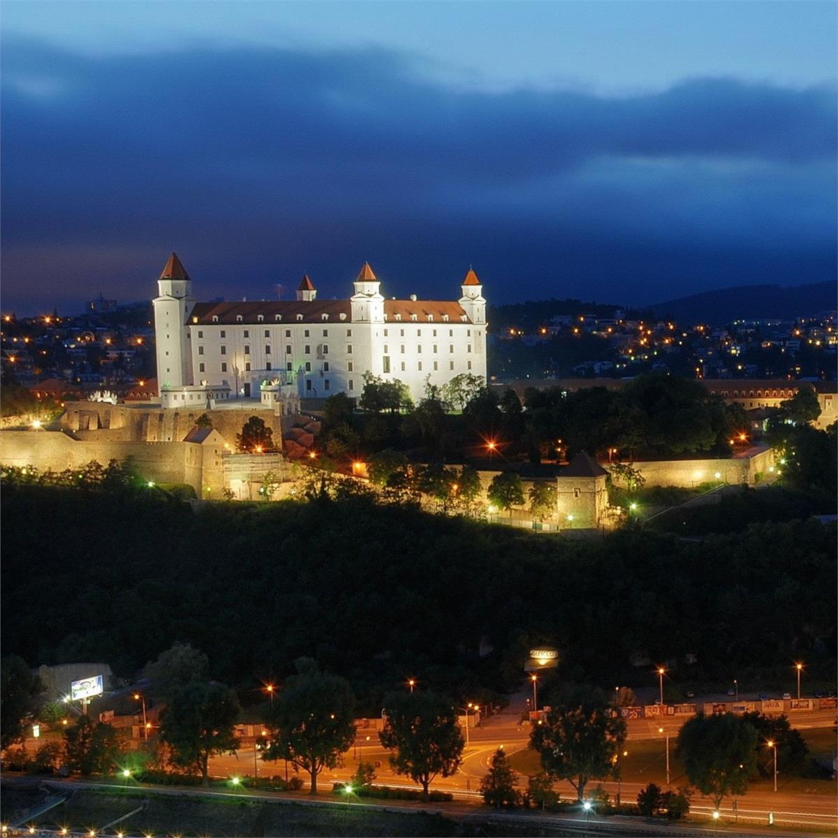 İzmir'den Otobüslü 7 Gece 9 Gün Konaklamalı Belgrad, Budapeşte, Viyana, Prag İle Orta Avrupa Turu