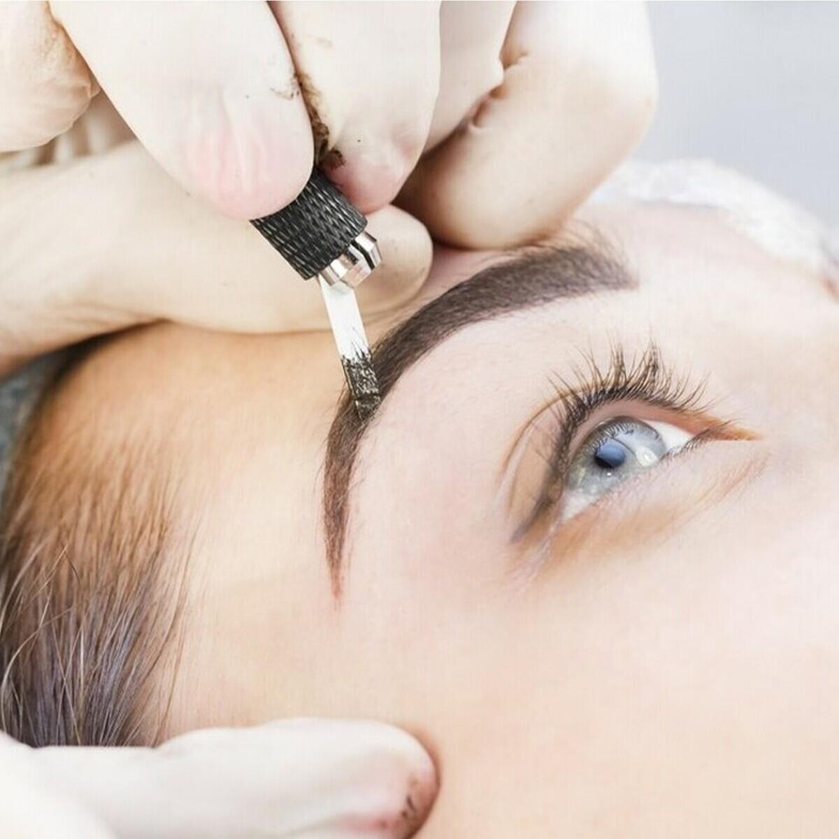 Karşıyaka Elis Güzellik Microblading 3D Kıl Tekniği Kaş Uygulaması