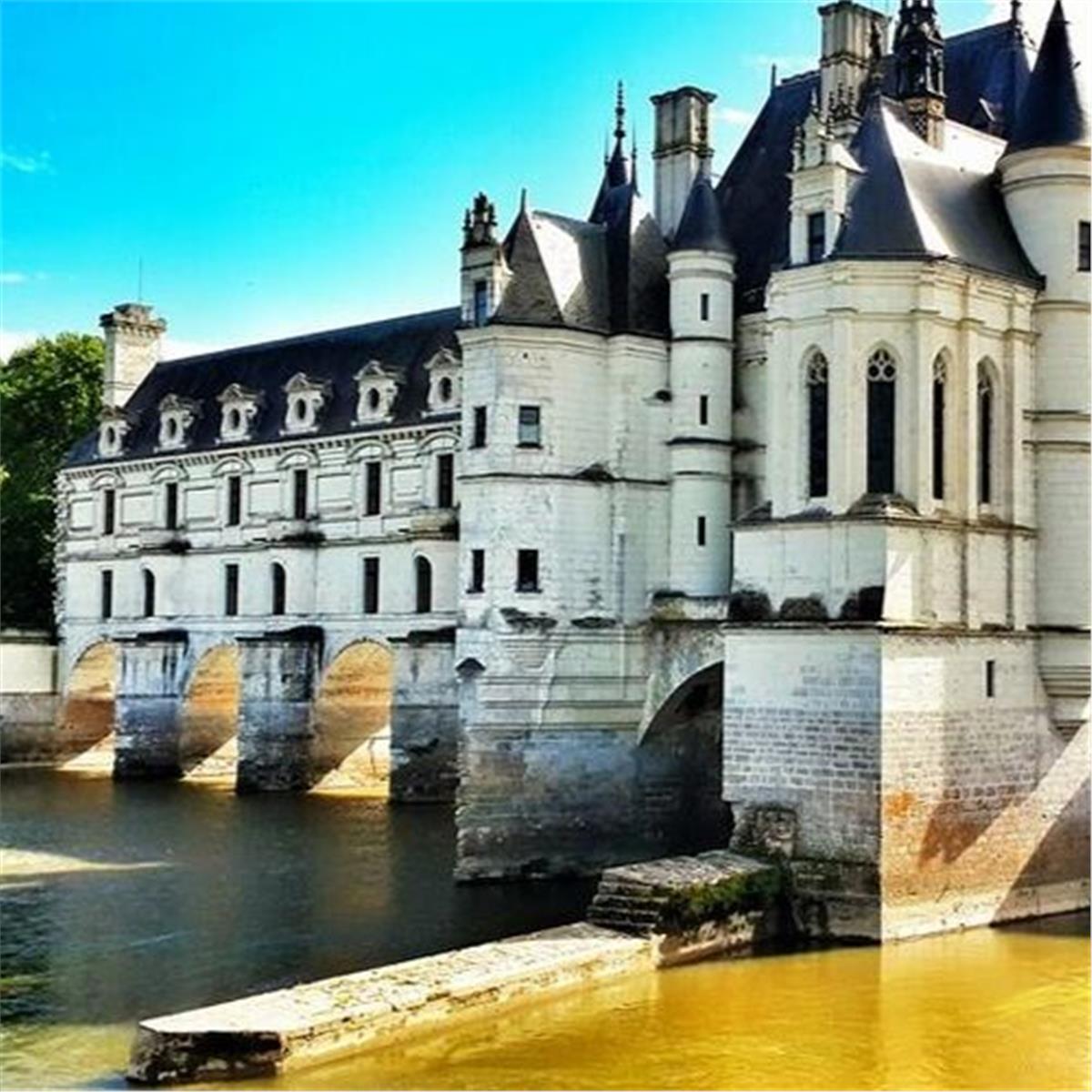 İzmir Uçak İle Hareketli 6 Gece 7 Gün Konaklamalı Paris & Normandiya & Loire Şatoları Turu