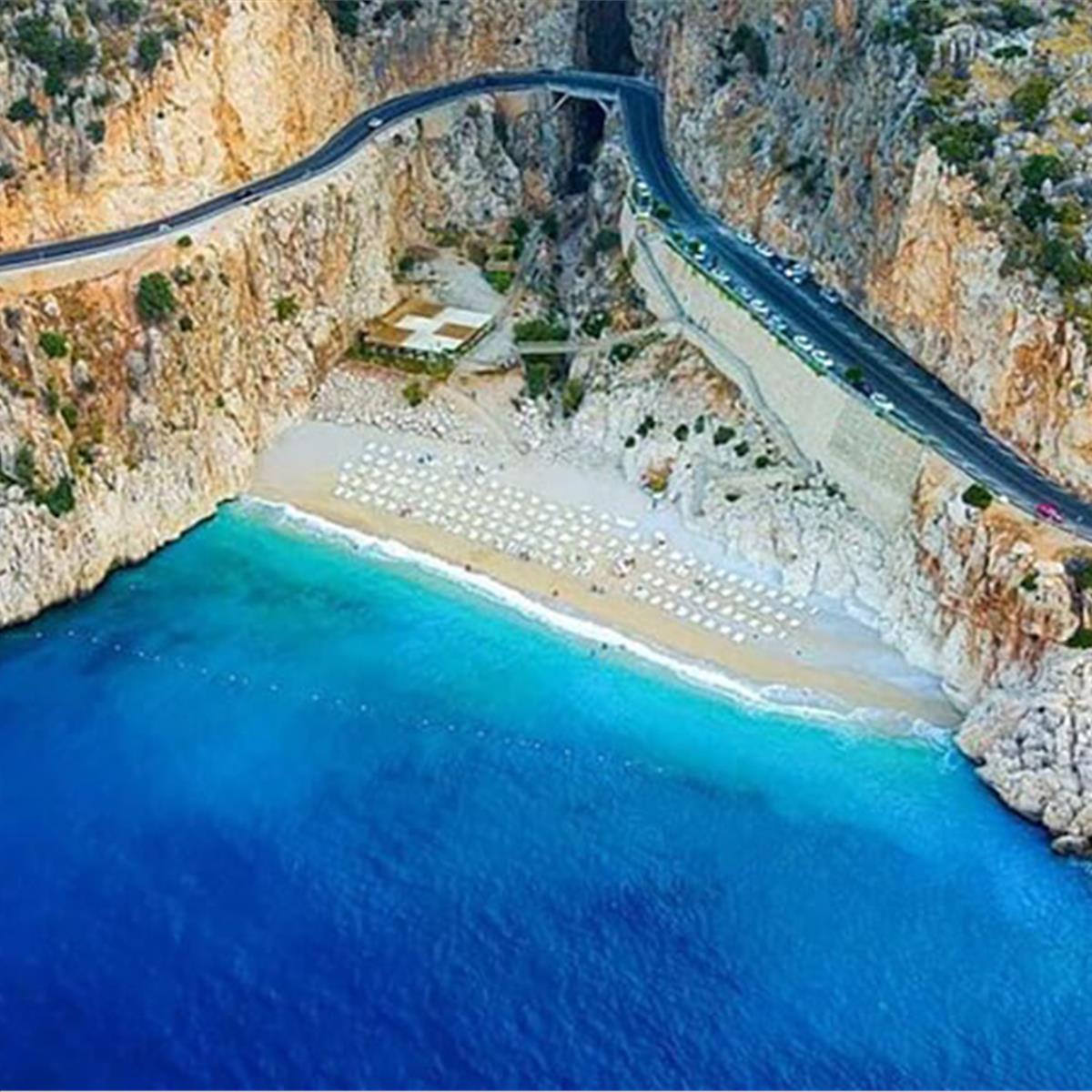 İzmir Çıkışlı 2 Gece 3 Gün Bungalow Konaklamalı Olympos, Adrasan, Kaputaş Plajı, Yanartaş, Kaş, Suluada Turu