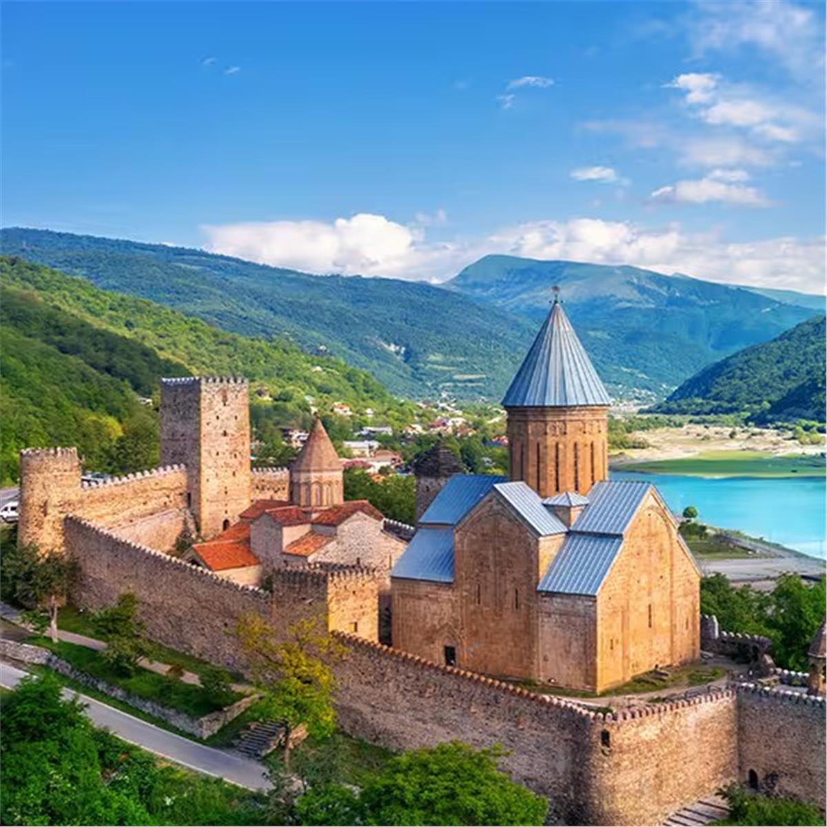 İzmir'den Uçaklı 6 Gece 7 Gün Konaklamalı Karadeniz Yaylalar ve Batum Turu