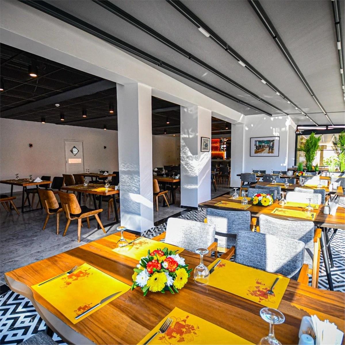 İzmir'den Uçak İle Hareketli Kıbrıs Dorana Hotel Konaklama Seçenekleri