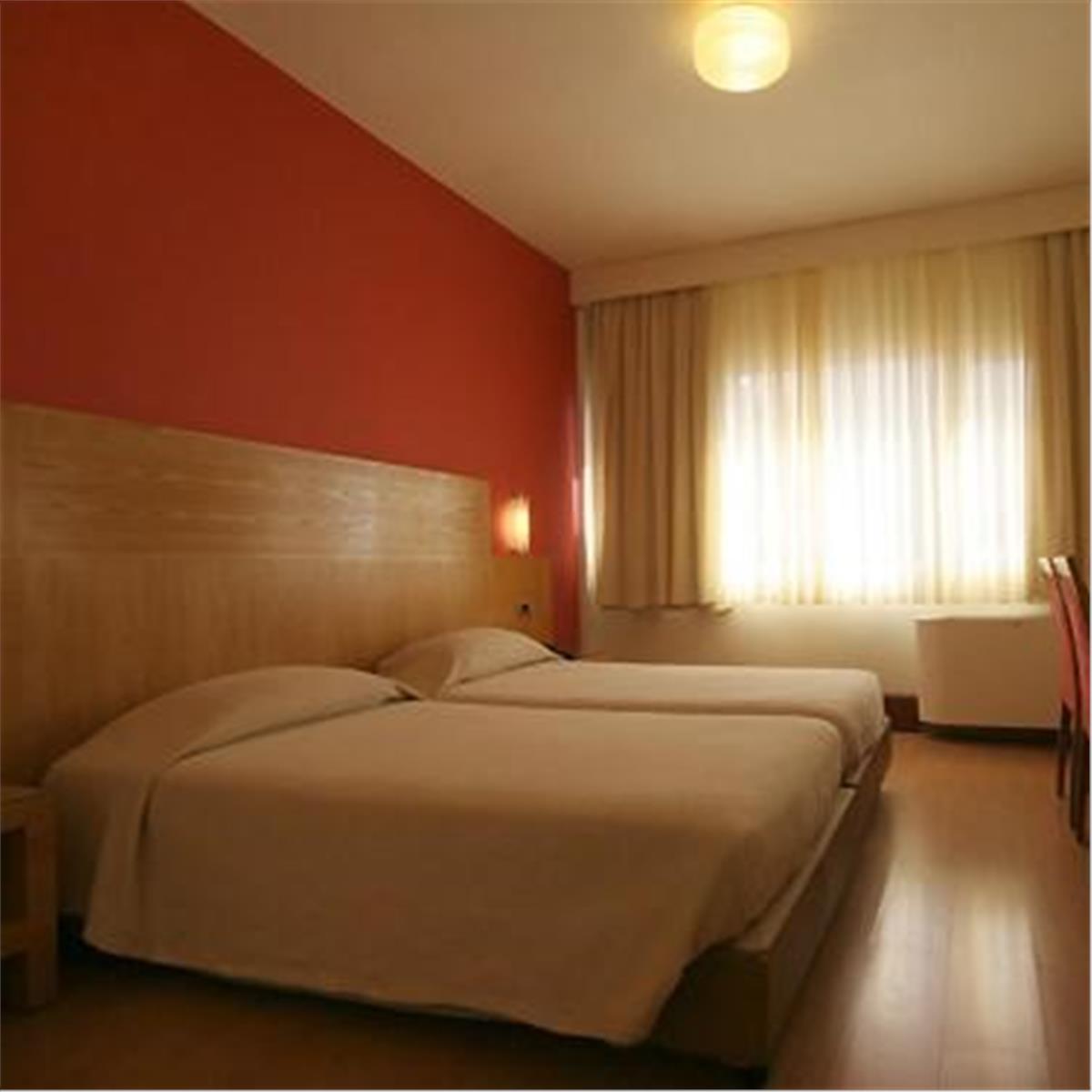 Çeşme'den Hareketli Yılbaşı Özel 2 Gece 3 Gün 2* Diana Hotel Konaklamalı Sakız Adası Turu Üstelik Yılbaşı Tavernalı