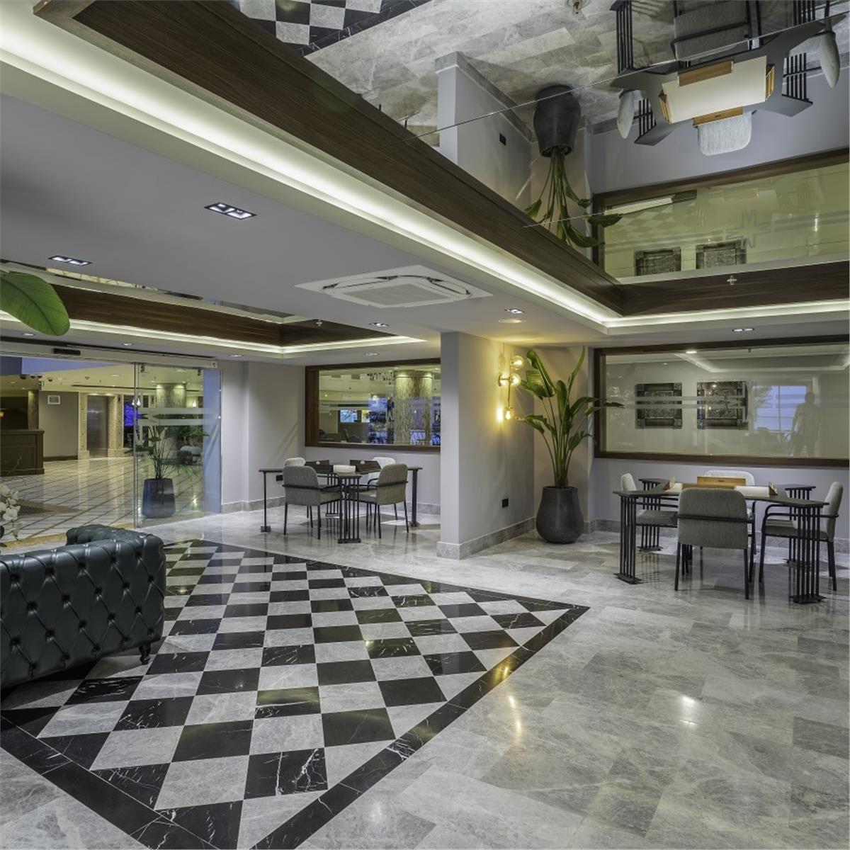 İzmir'den Uçak Bileti ve Otel Transferi Dahil 2 Gece 3 Gün Konaklamalı Kıbrıs Girne Merit Park Hotel'de Özcan Deniz Yılbaşı Gala