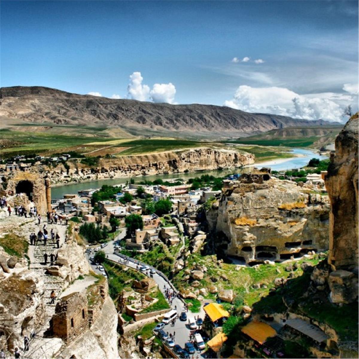 İzmir Çıkışlı 3 gece 4 gün Uçaklı Butik Mardin, Diyarbakır, Şanlıurfa ve Gaziantep Turu