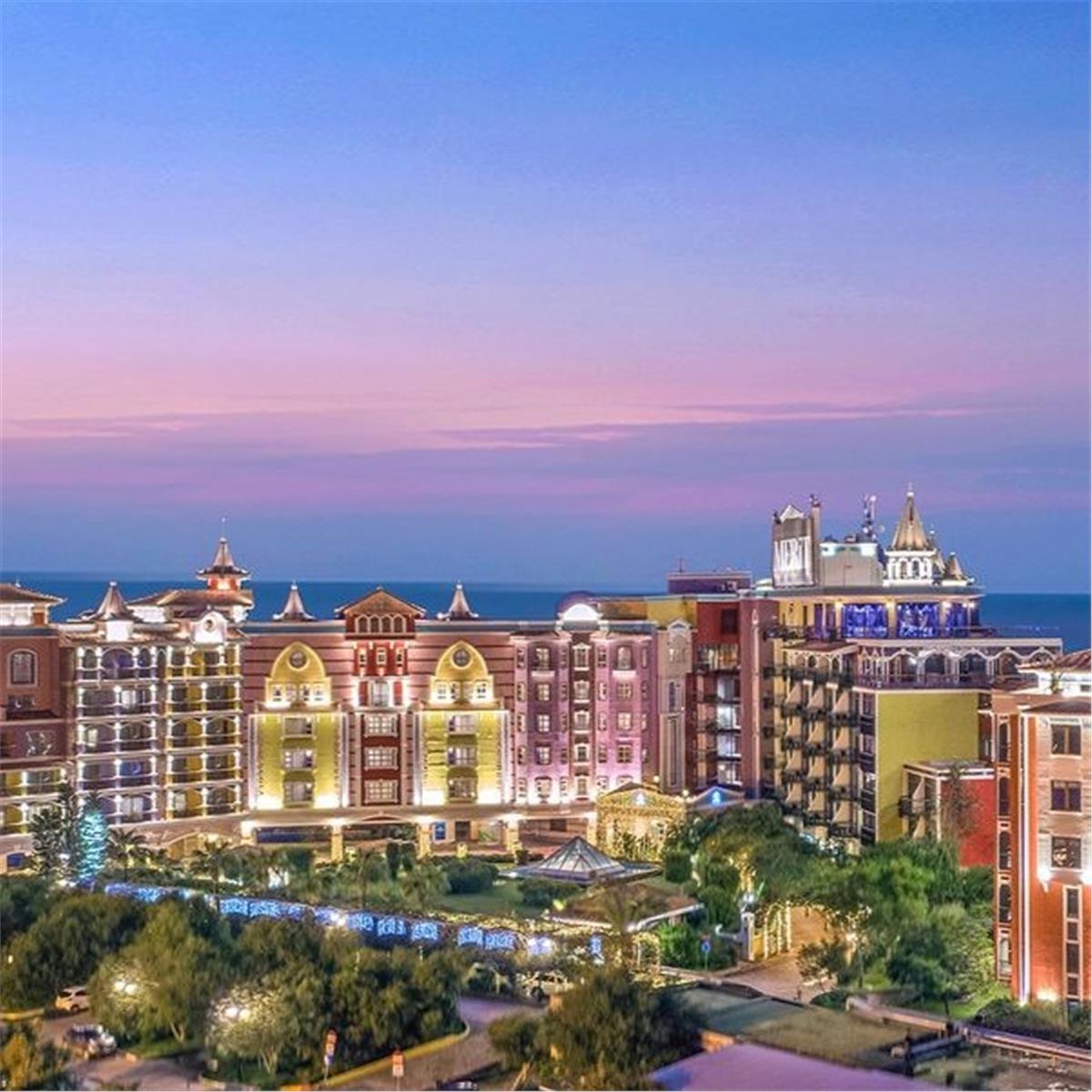 İzmir'den Uçak İle Hareketli Kıbrıs Merit Crystal Cove Hotel'de Ultra Herşey Dahil Konaklama Seçenekleri