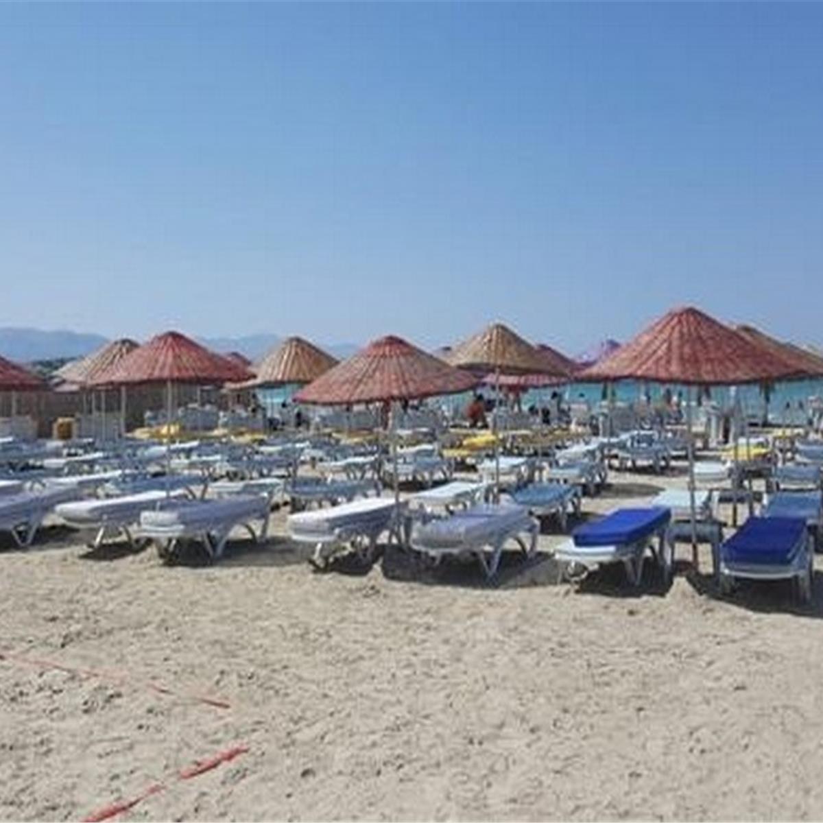 Çeşme Tai Beach Giriş, Şezlong, Şemsiye, hamburger Menü ve İçecek
