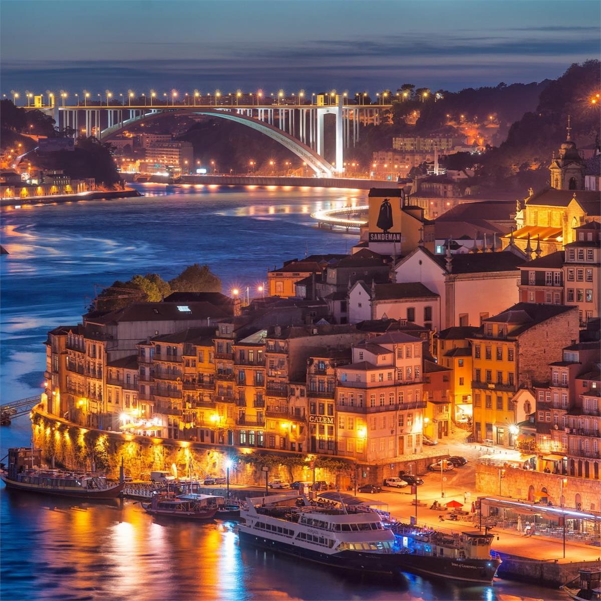 İzmir'den Uçak İle Kalkışlı 4 Gece 5 Gün Konaklamalı Porto Lizbon Turu. Üstelik Ekstra Tur Yok
