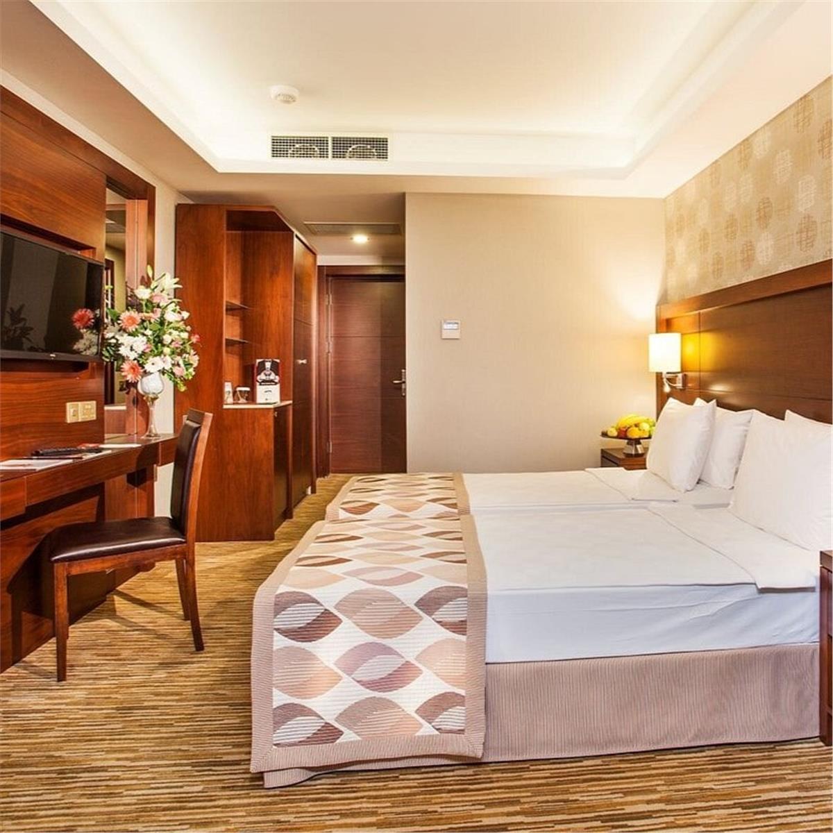 İzmir'den Uçak Bileti ve Otel Transferi Dahil 2 Gece ve 3 Gün Konaklamalı Kıbrıs Salamis Bay Conti Resort Hotel'de Gülden Yılbaşı Galası