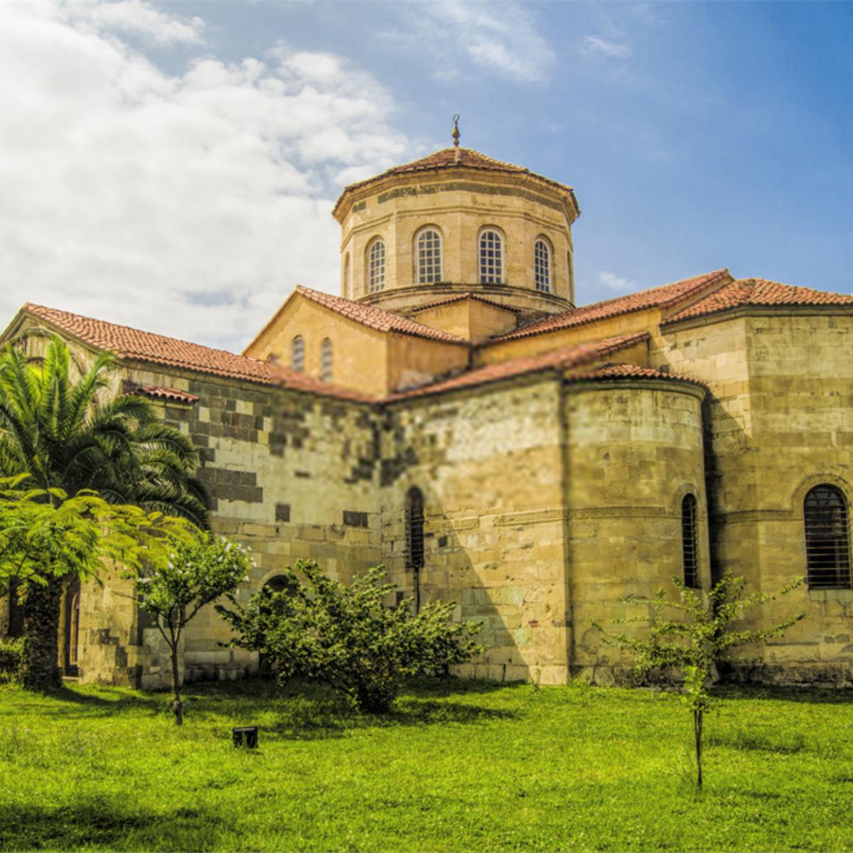 İzmir'den Uçaklı 4 gece 5 gün Batum Gezisi ve Yayla Konaklamalı Karadeniz Turu.