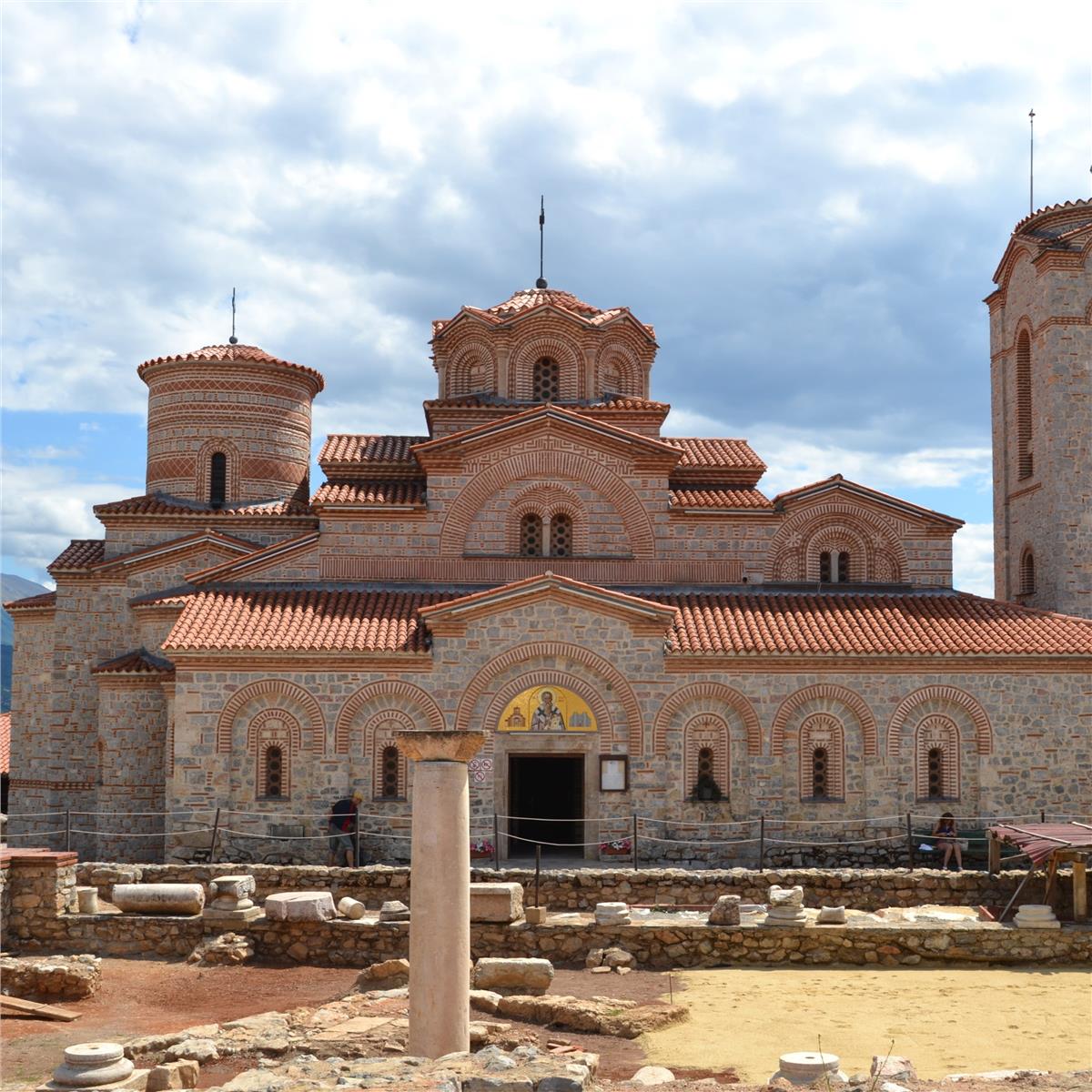 İzmir'den Uçak İle Çıkışlı 7 Gece 8 Gün Konaklamalı Uçaklı Vizesiz Kosovalı Büyük Balkan Turu