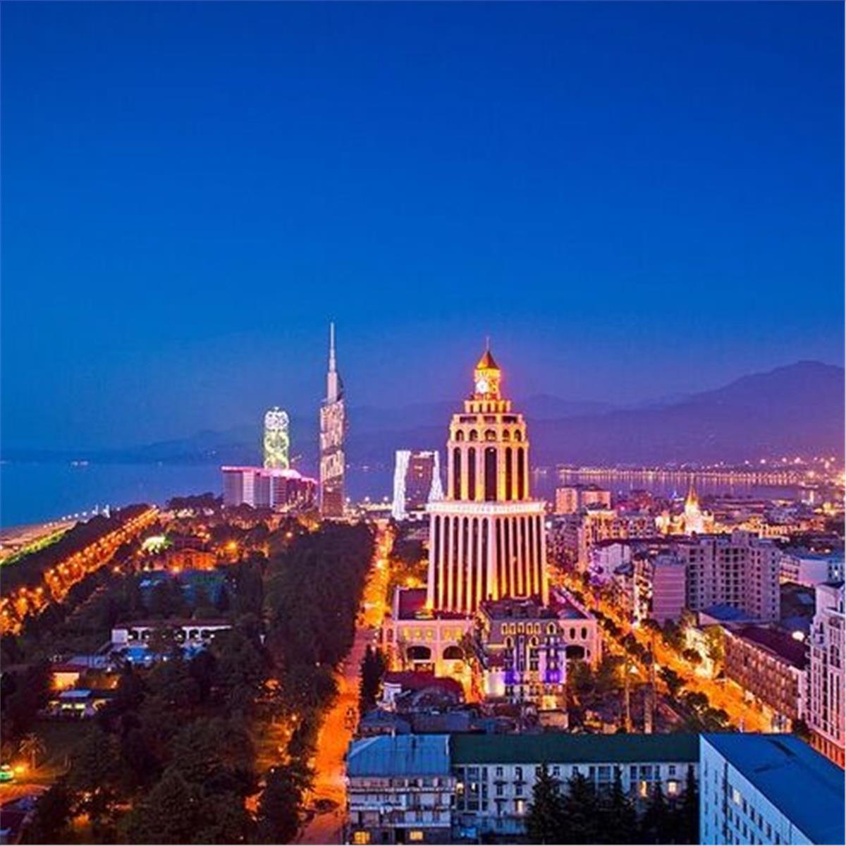 İzmir'den Uçaklı Yılbaşı Özel 2 Gece 3 Gün La Quinta By Wyndham Hotel Konaklamalı Gala Seçenekli Batum ve Ayder Yaylası Turu