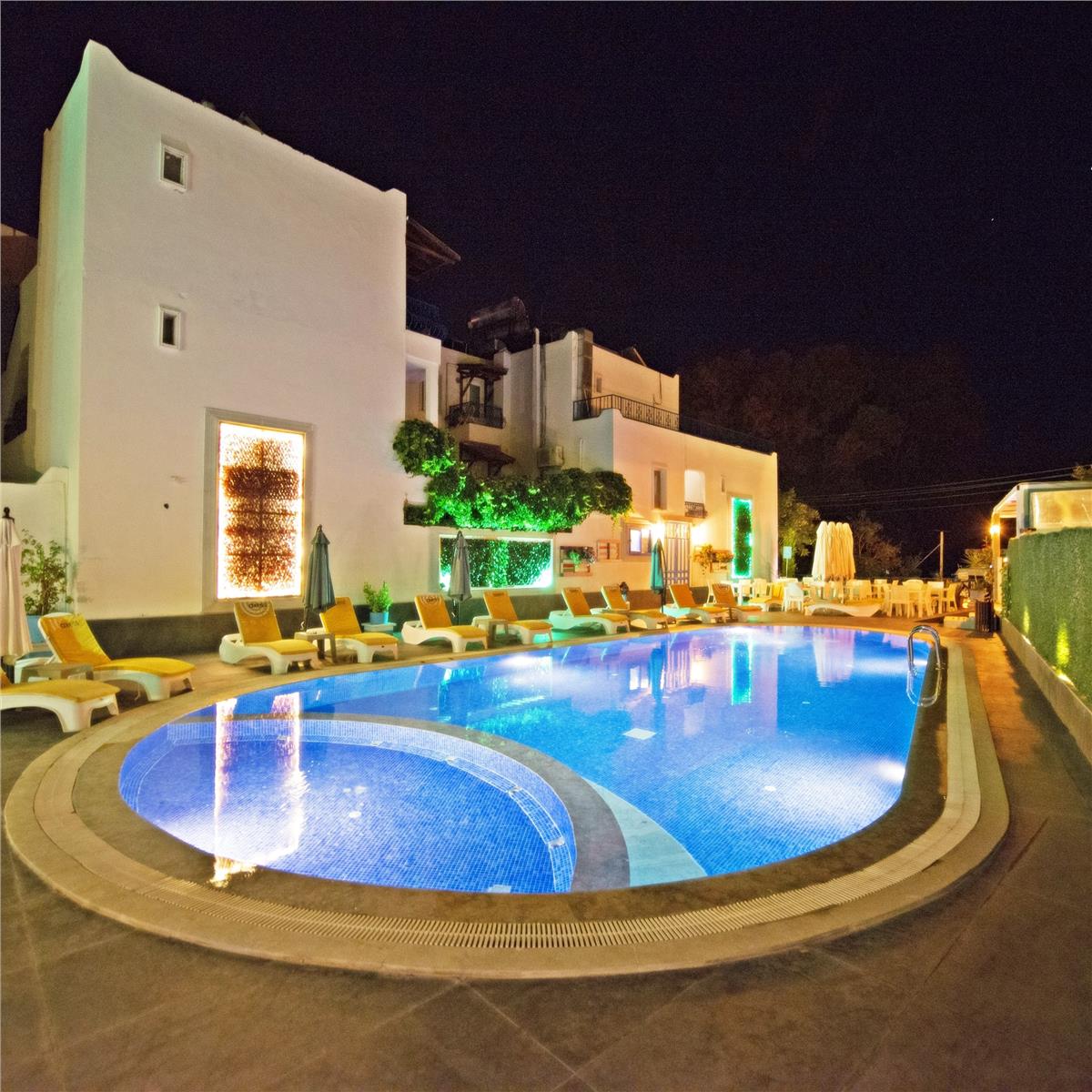 İzmir'den Ulaşımlı 3 Gece 4 Gün 4* Bleu Nuit Hotel Her Şey Dahil Konaklama 