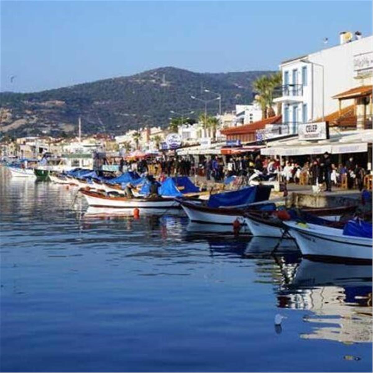 İzmir Çıkışlı Günübirlik Foça, Yeni Foça, Kozbeyli Köyü Turu. Üstelik Öğle Yemeği Dahil.