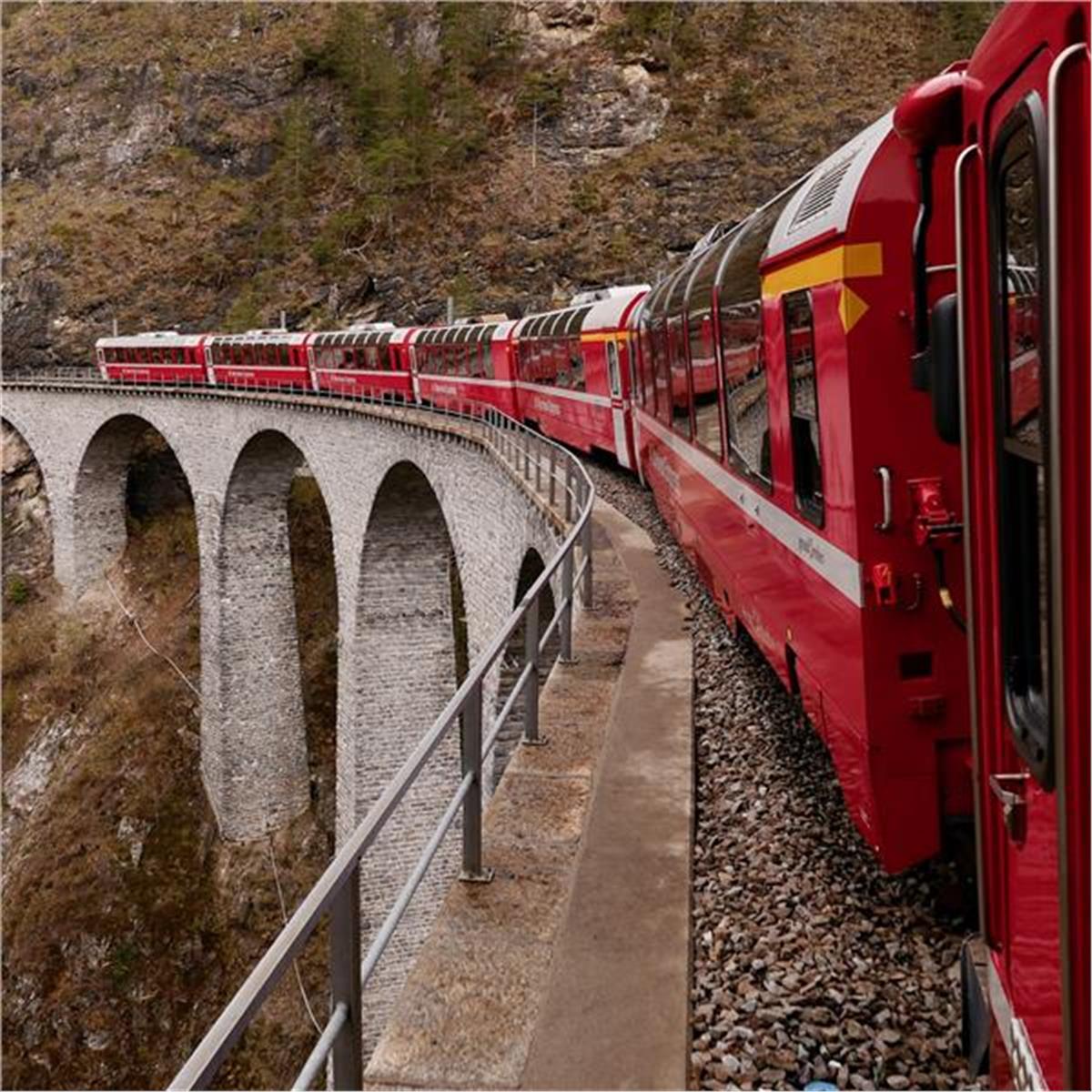 İzmir'den Uçaklı 7 Gece 8 Gün Konaklamalı Alplerin Kalbinde Bernina Expresi İle İsviçre, Fransa, Liechtenstein, İtalya Turu