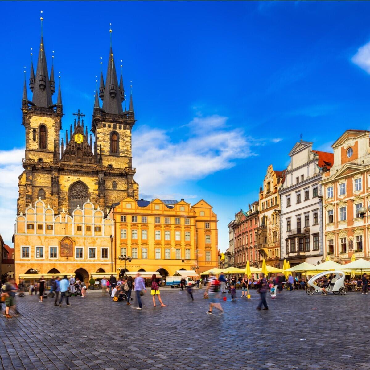 İzmir'den Uçaklı İle Kalkışlı 5 Gece 6 Gün Konaklamalı Uçaklı Orta Avrupa Turu