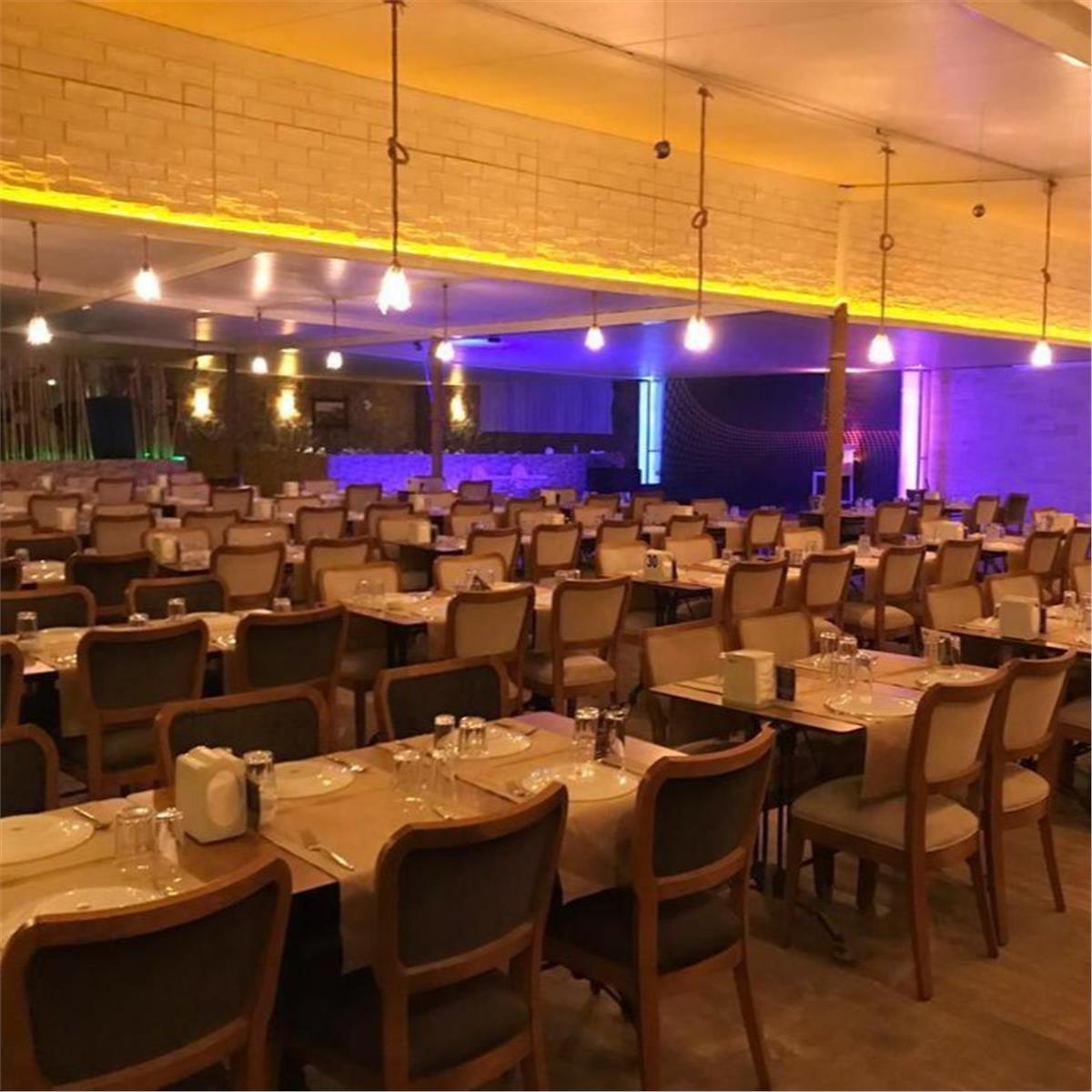 İnciraltı Martı Et Mangal Restaurant’ta Gecelerin Kralı Cem ile Canlı Müzik Eşliğinde İçeceğini ve Etini Al Gel Menü