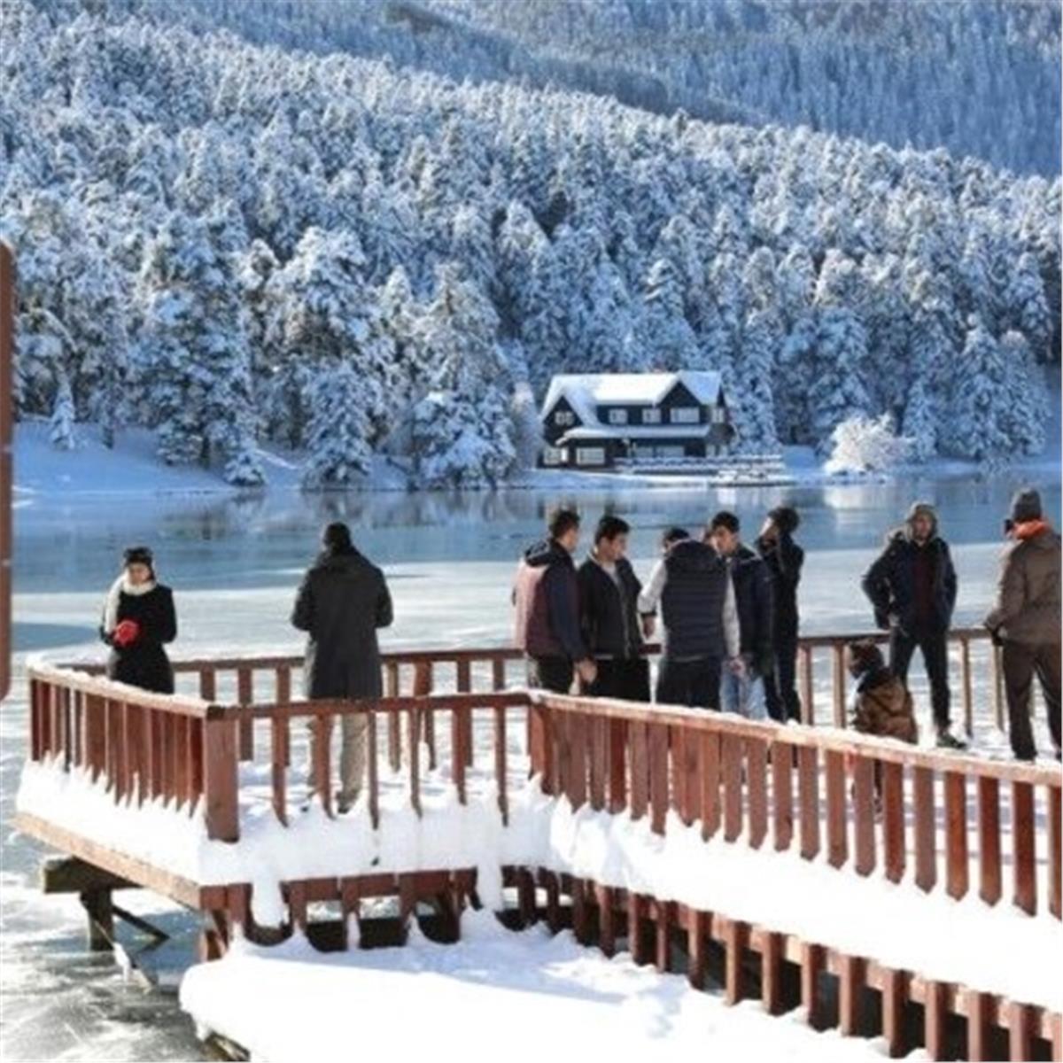 İzmir Çıkışlı Yılbaşı Özel 1 Gece 2 Gün Konaklama ve Limitsiz İçecekli Abant-Kartepe-Uludağ Turu