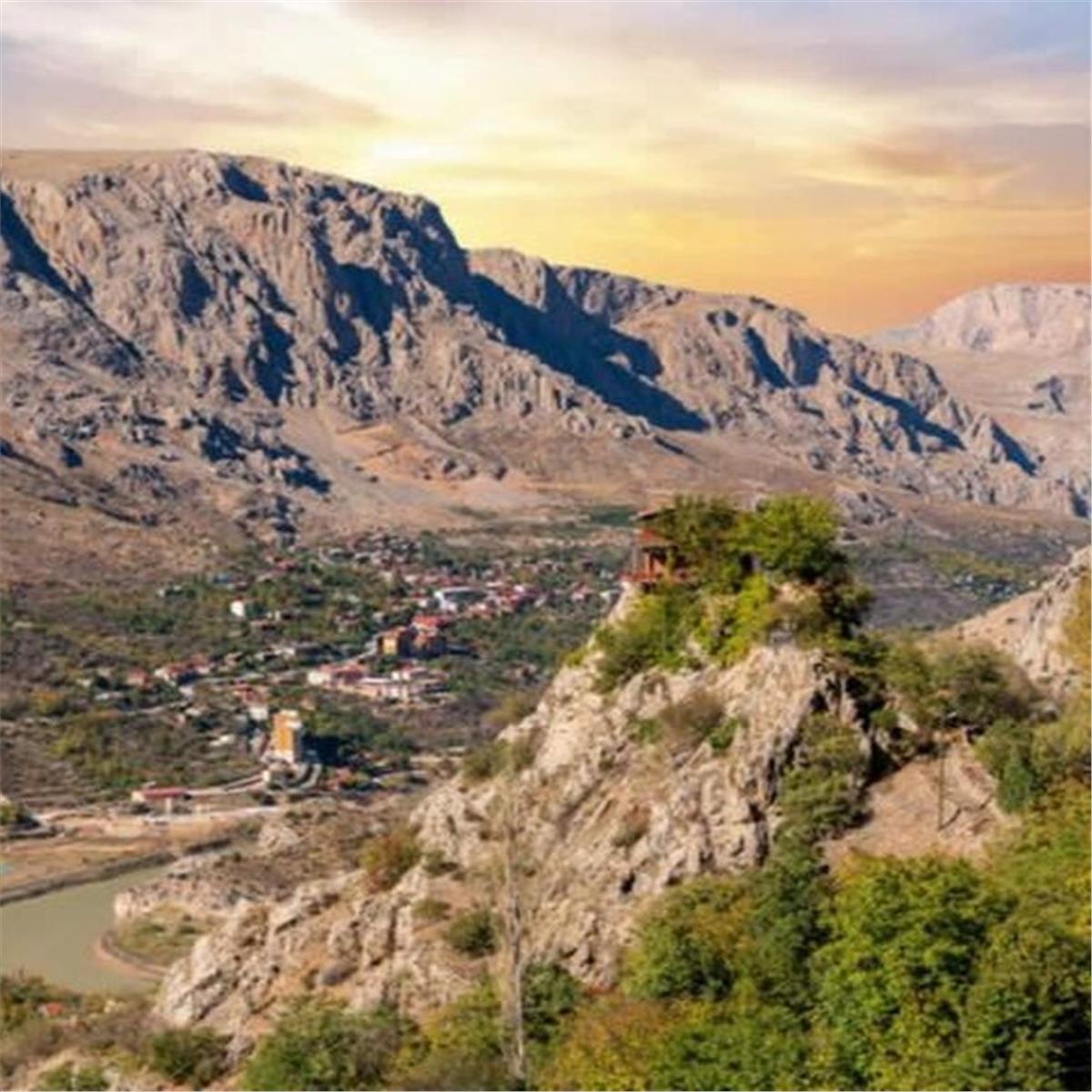 İzmir'den Kalkışlı 4 Gece 5 Gün Uçaklı ve Konaklamalı Ekstra Turlar Dahil Malatya, Darende, Elazığ, Erzincan, Tunceli, Kemaliye Turu