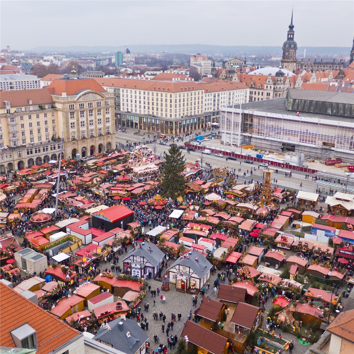 İzmir'den Uçaklı 4 Gece 5 Gün Konaklamalı Berlin, Potsdam, Dresden, Prag İle Noel Zamanı Turu