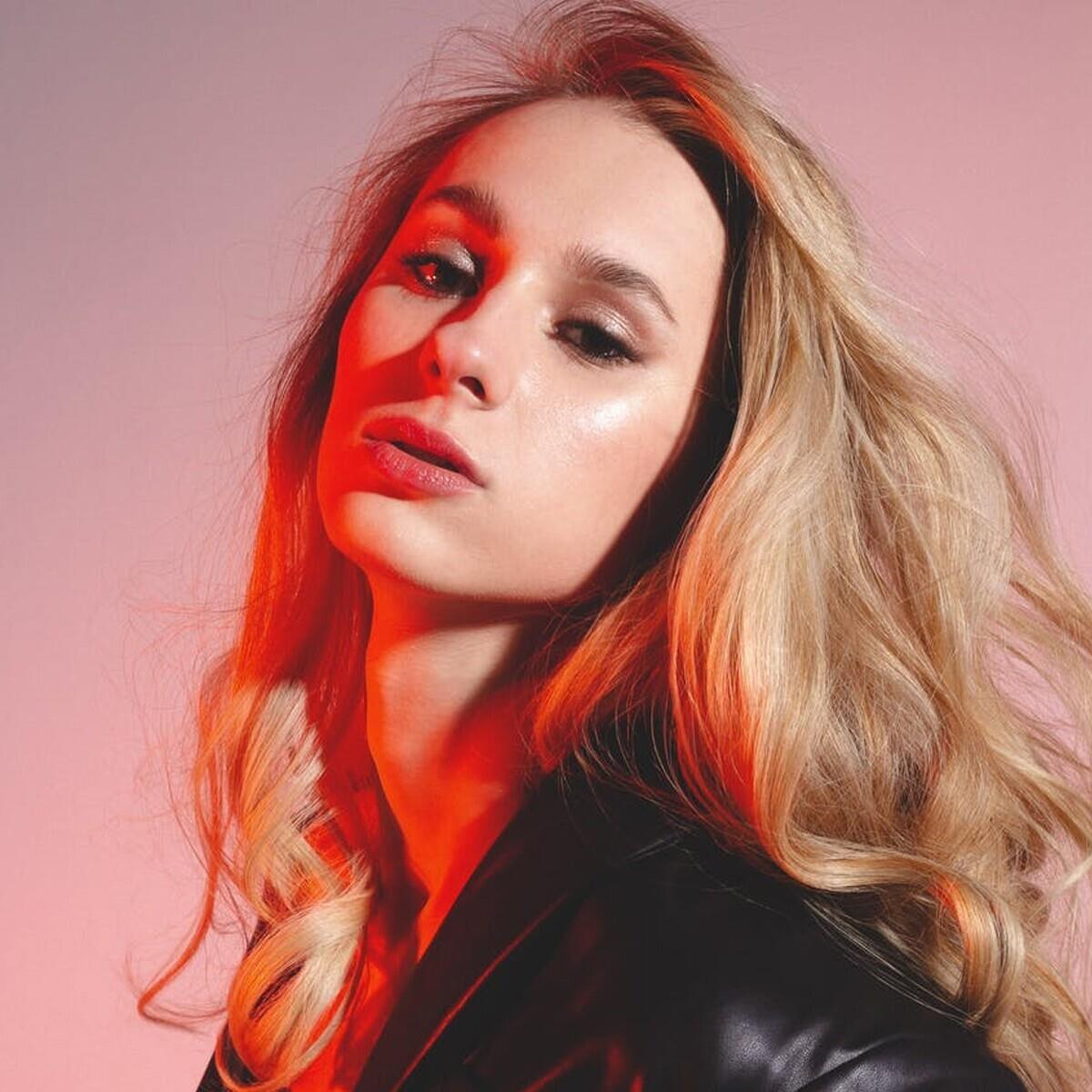 Bayraklı Ömer Ekti, Saç Kesimi, Mikro Kaynak, Dip Boya, ombre ve Keratin botox