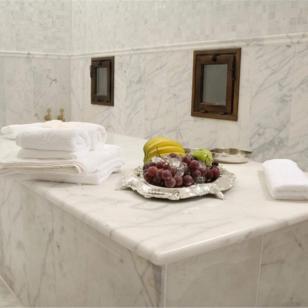 Çeşme Kervansaray Otel’de Ulaşım, Kahvaltı ve Yılbaşı Gala Yemeği Dahil Konaklama