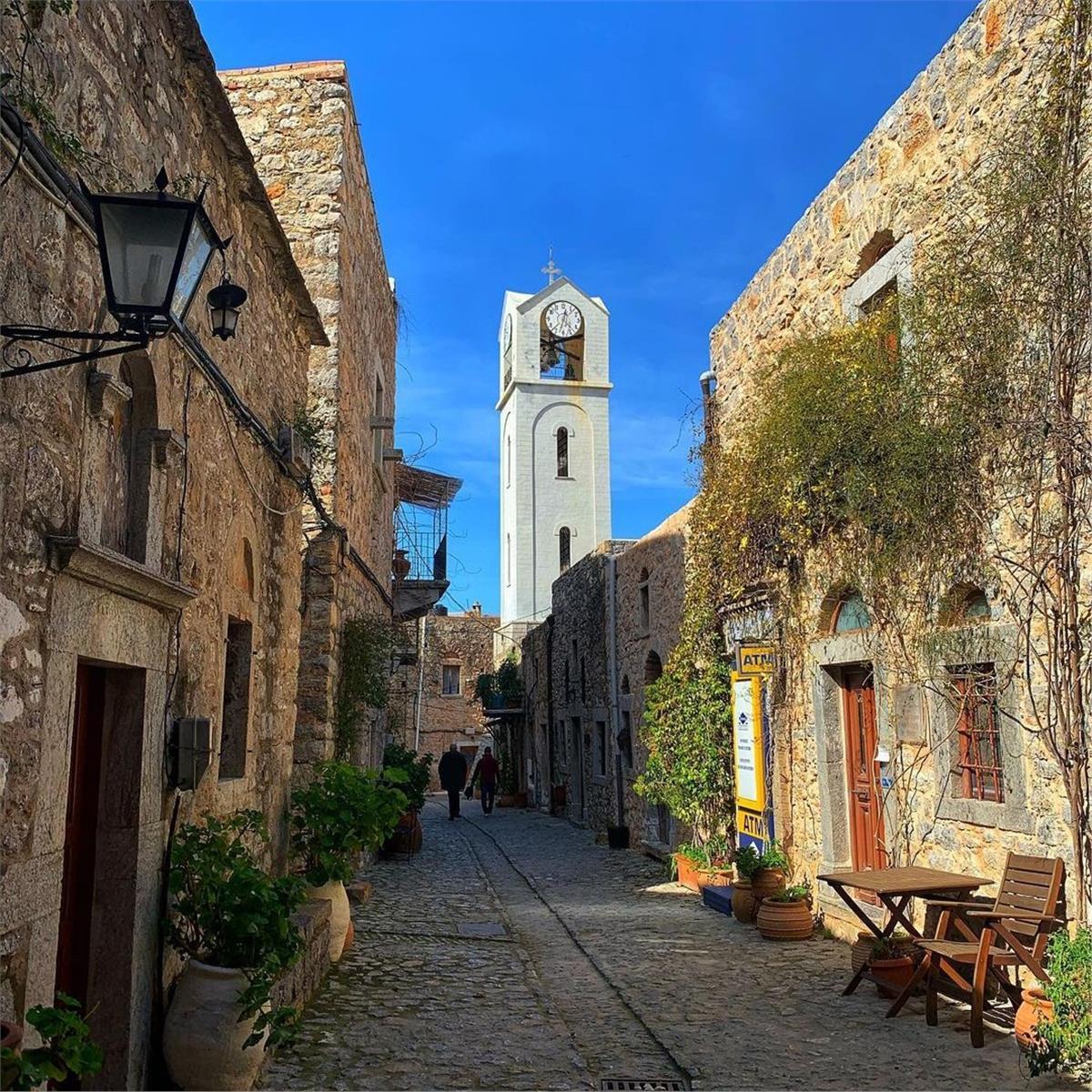 Çeşme Kalkışlı Kuzey ve Güney Ada ile Feribot Bileti Dahil 2 Gece 3 Gün Konaklamalı Sakız Adası Turu