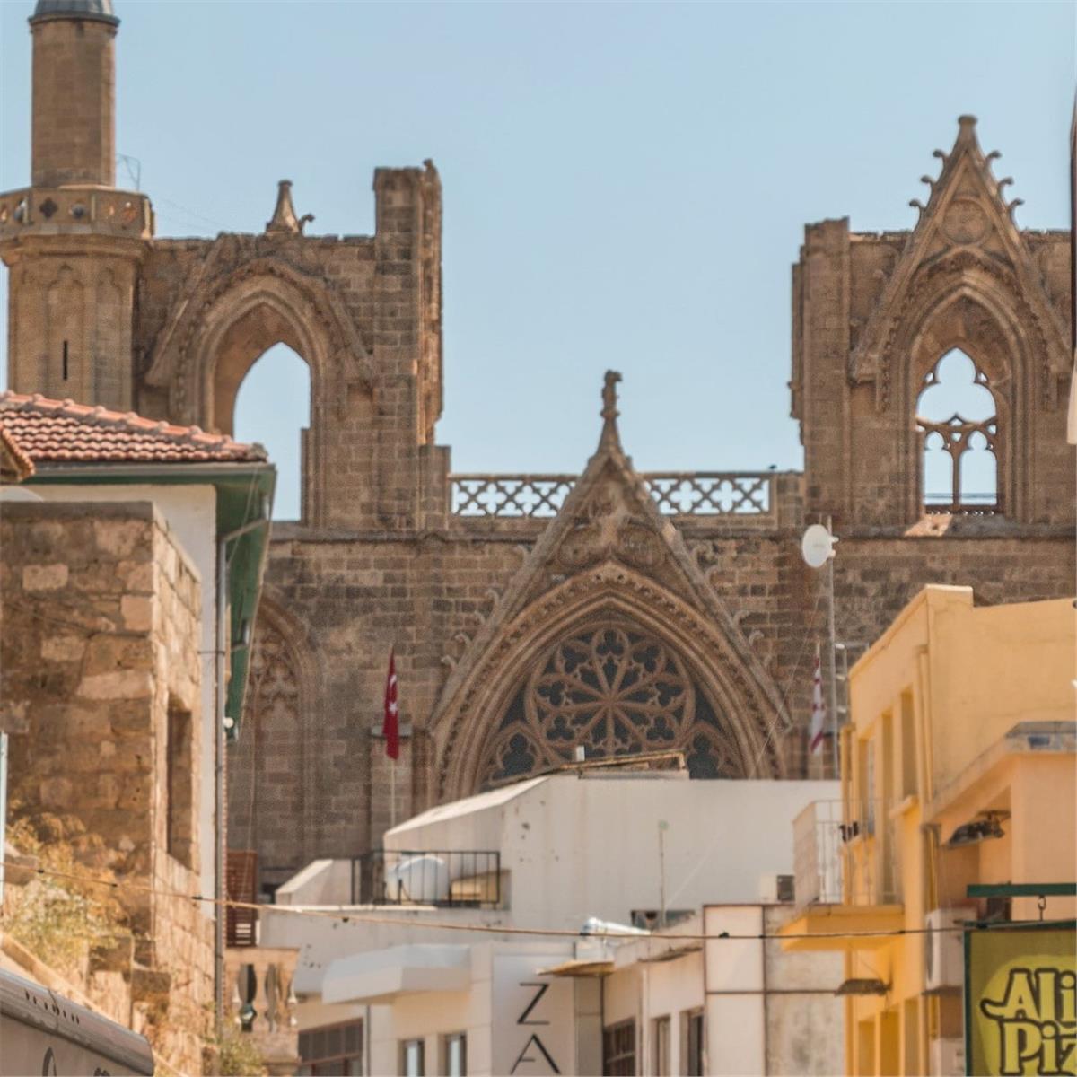 İzmir'den Uçaklı 3 Gece 4 Gün Girne Uptown Büyük Anadolu Hotel Konaklamalı Gazimağusa, Kapalı Maraş, Lefkoşa İle Kıbrıs Kültür Turu