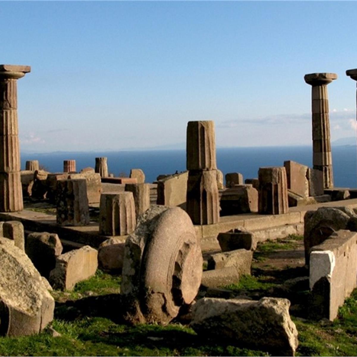 İzmir Çıkışlı Günübirlik Aynalı Çarşı ve Truva Atı ile Çanakkale Şehitlik Turu.