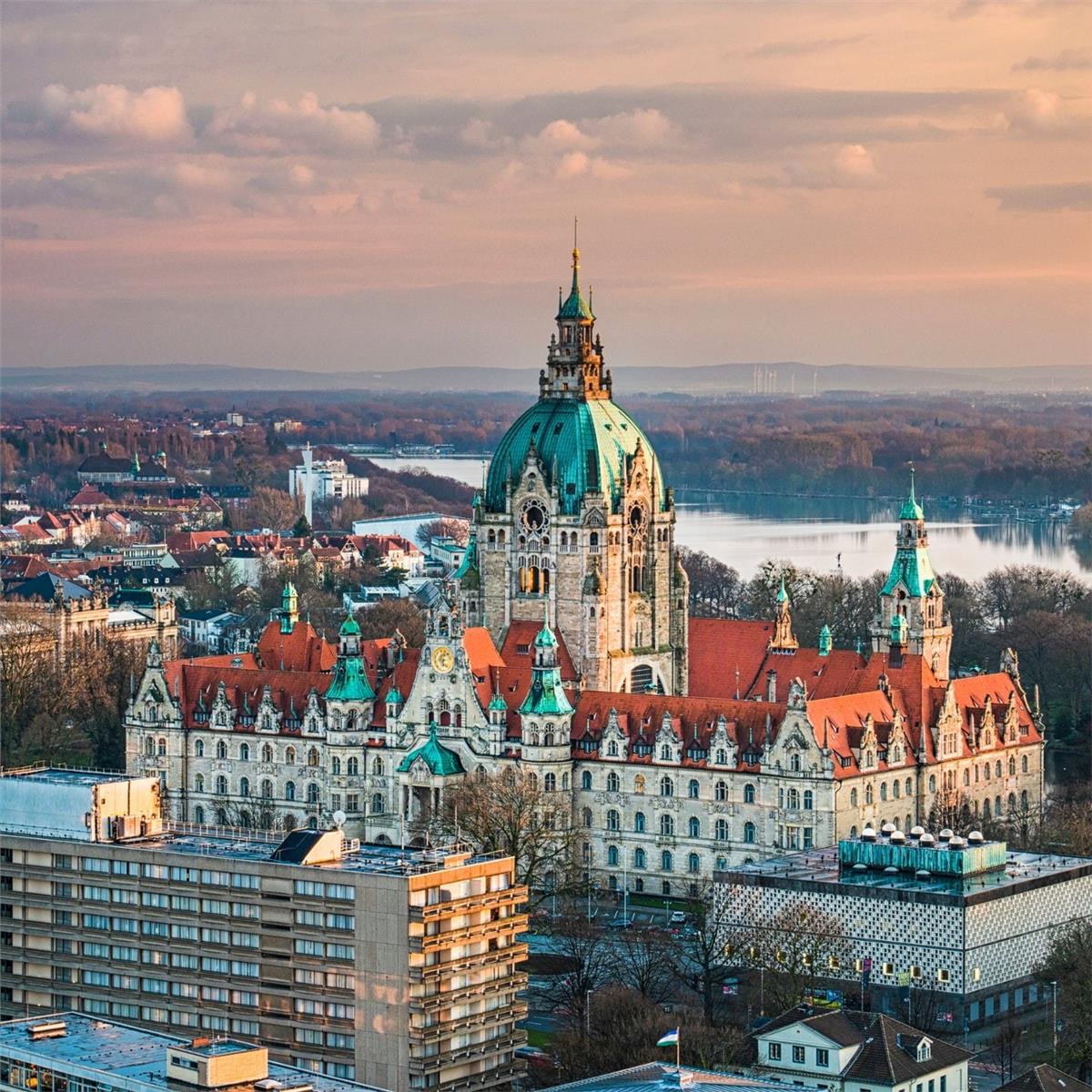 İzmir'den Otobüslü 15 Gece 17 Gün Konaklamalı Büyük Avrupa Turu