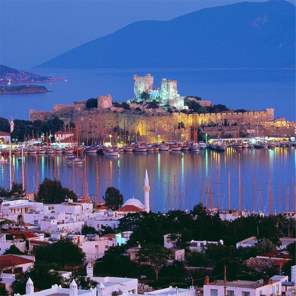 İzmir'den Otobüslü 2 Gece 3 Gün Konaklamalı Bodrum Tatili. Üstelik Herşey Dahil.