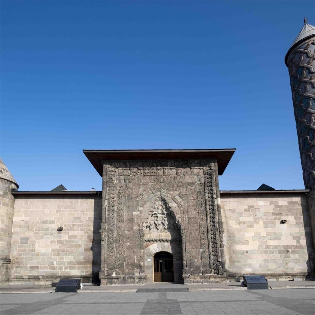 İzmir'den Uçaklı 3 Gece 4 Gün Konaklamalı Doğu Ekspresi ile Doğu Anadolu İncileri Turu