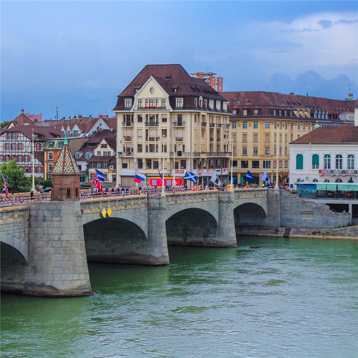 İzmir'den Uçaklı 6 Gece 7 Gün Konaklamalı Fransa İsviçre Almanya Rüyası Turu
