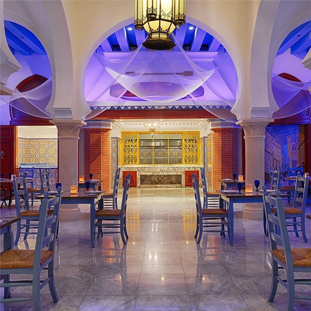 İzmir'den Uçak İle Hareketli 7 Gece 8 Gün 5 Yıldızlı Sheraton Sharm Hotel Konaklamalı Sharm El Sheikh Turu