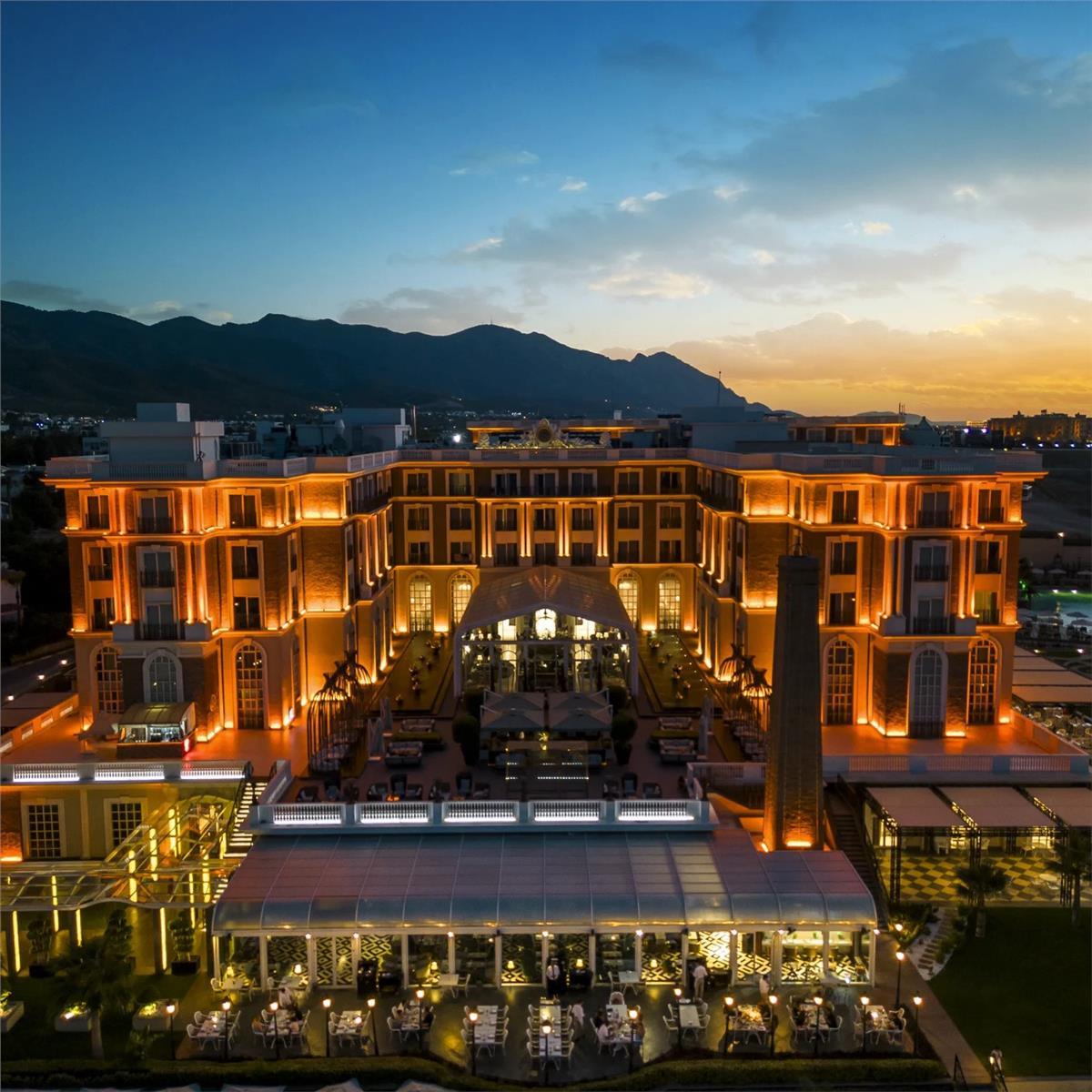 İzmir'den Uçak Biletleri Ve Transfer Dahil 3 Gece 4 Gün Konser Seçenekleri İle Kıbrıs Kaya Palazzo Resort Casino Ultra Herşey Dahil Konaklama 74.999 TL'den Başlayan Fiyatlar İle