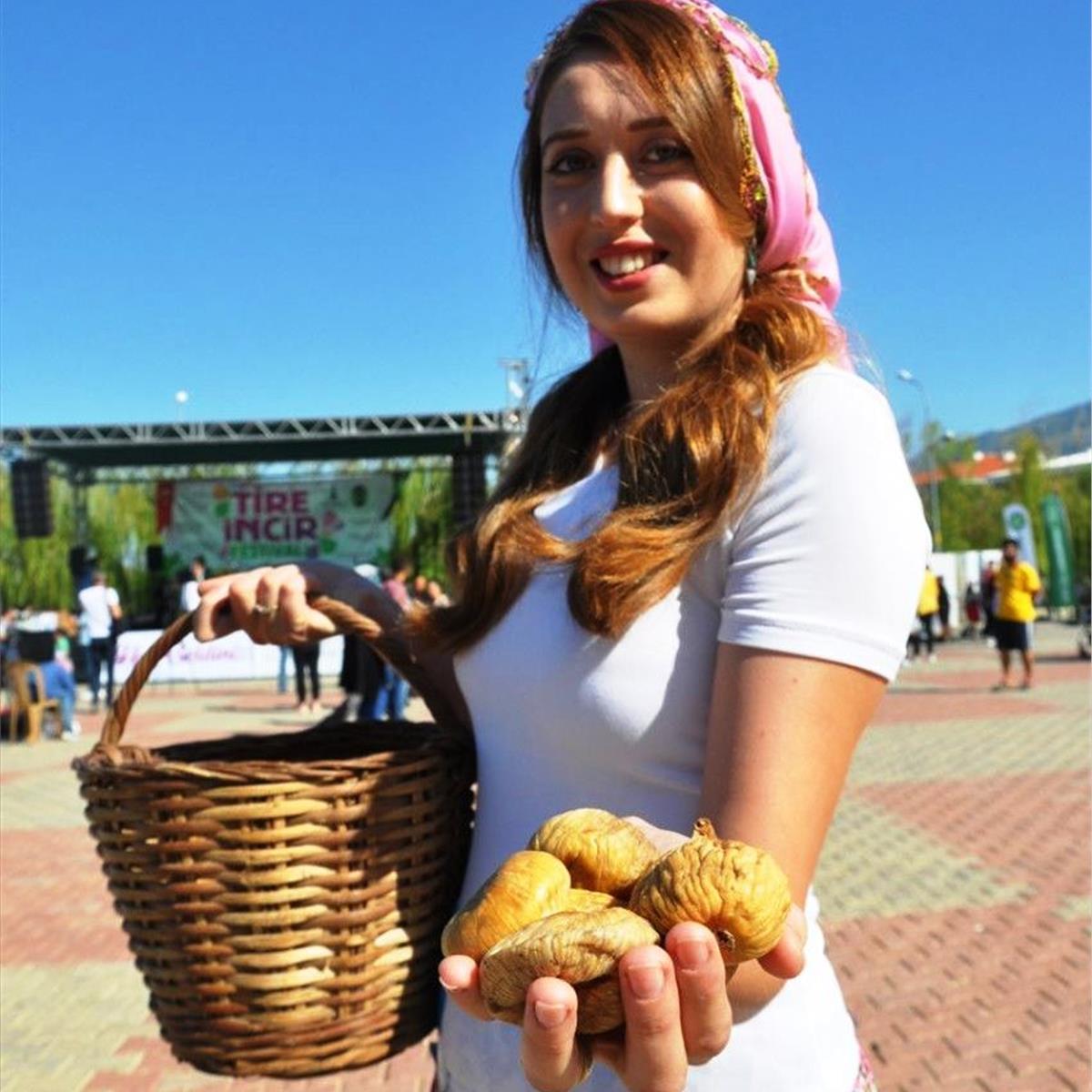 İzmir Kalkışlı 25 Eylül Cumartesi Günübirlik Tire İncir, Ceviz Festivali Turu