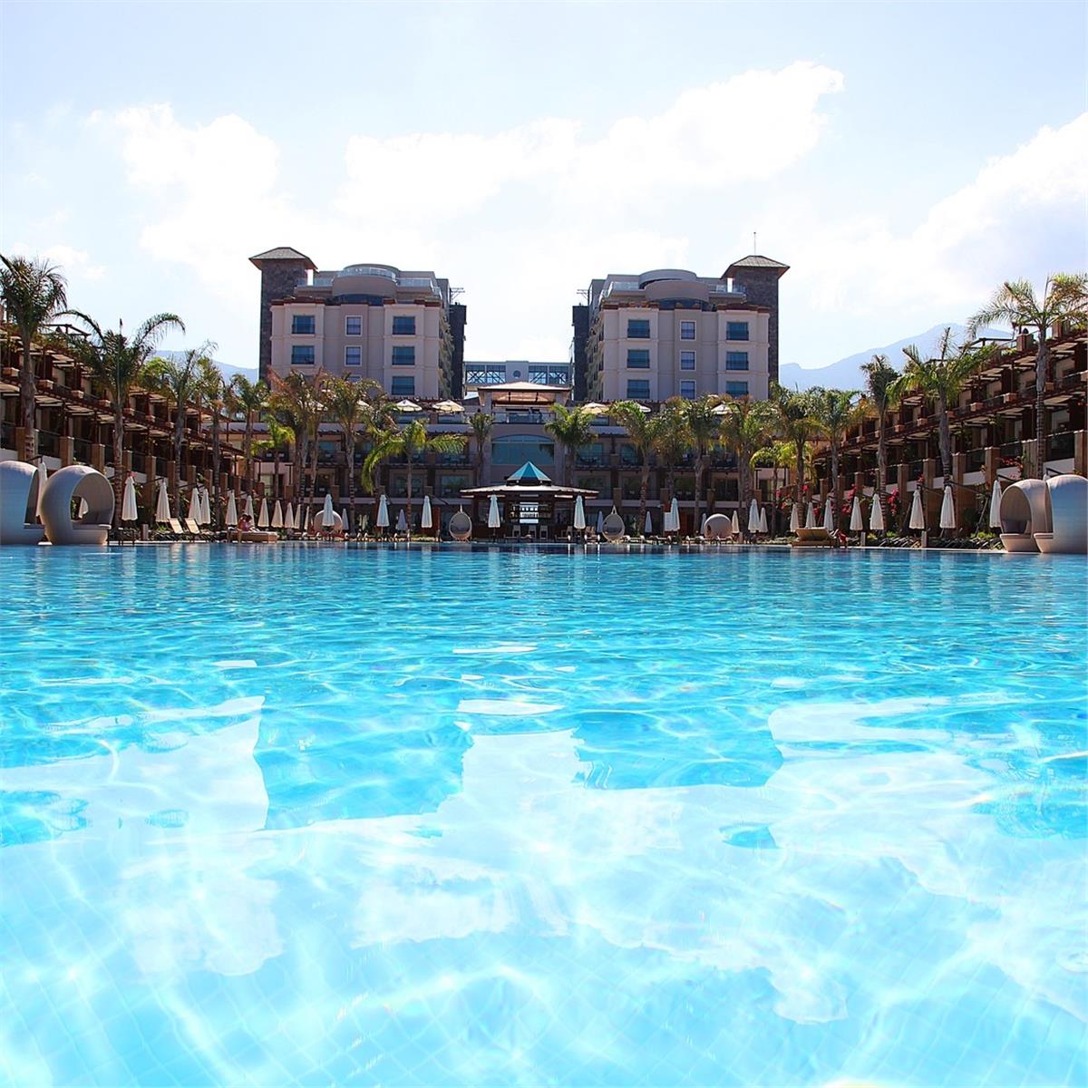 İzmir'den Uçak İle Hareketli Kıbrıs Cratos Premium Hotel Port Spa Tam Pansiyon Plus Konaklama