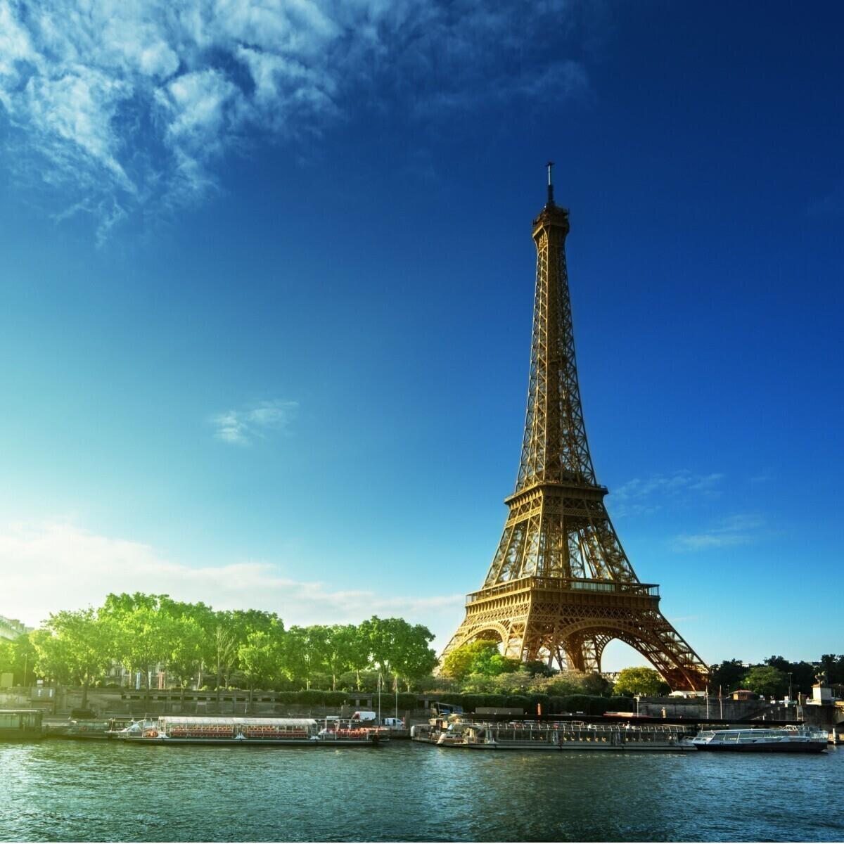 İzmir Uçak İle Hareketli 6 Gece 7 Gün Konaklamalı Paris & Normandiya & Loire Şatoları Turu