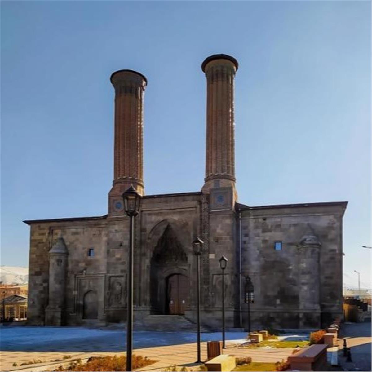 İzmir'den Uçaklı 3 Gece 4 Gün Konaklamalı Kafkas Üçgeni Doğu Ekspresi Van & Nahçıvan & Kars Turu