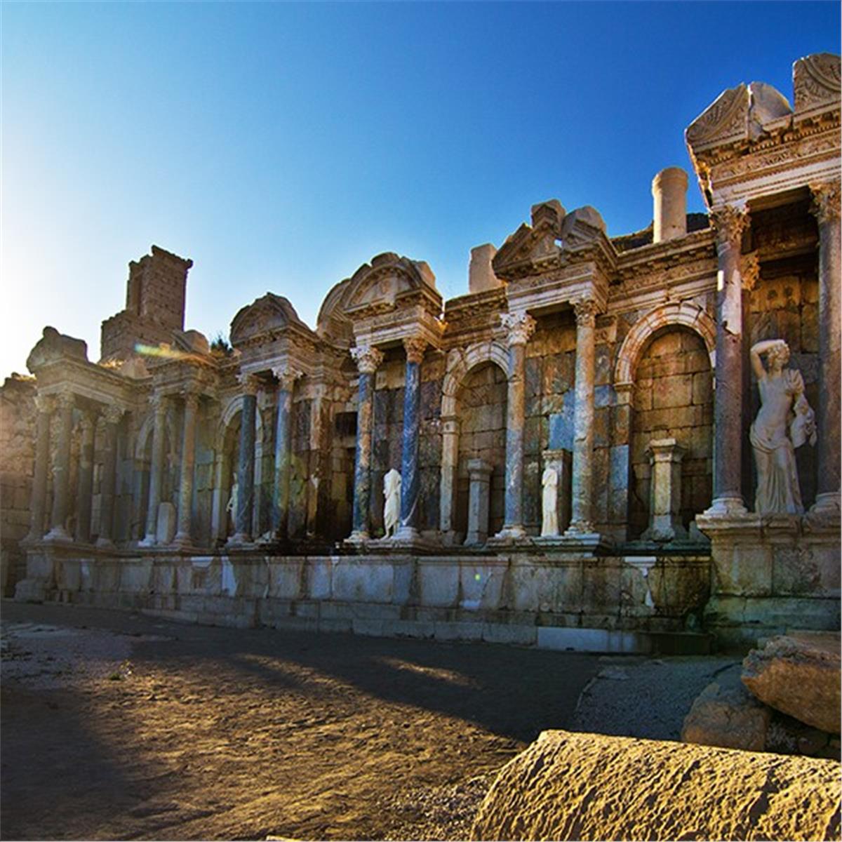 İzmir Çıkışlı 3 gece 4 Gün Afyon Jura Termal Hotel Konaklamalı Salda, Sagalassos Antik Kenti, Hierapolis Antik Kenti ve Pamukkale Travertenler Turu