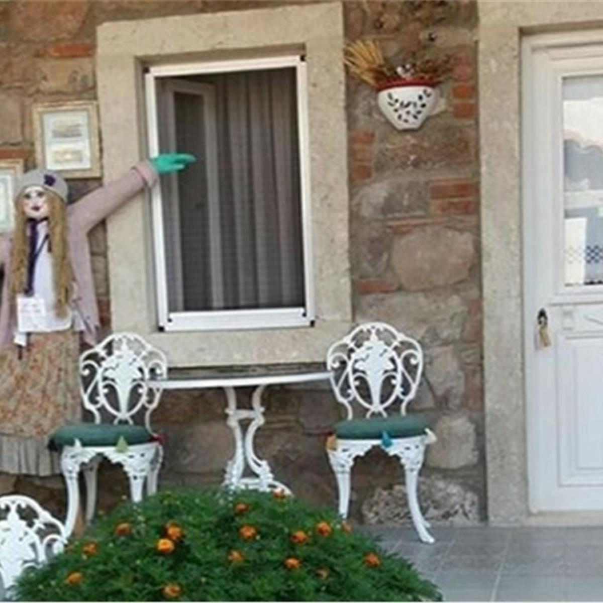 Urla Barbaros Köyü Adahan Butik Otel'de Çift Kişilik Konaklama Keyfi