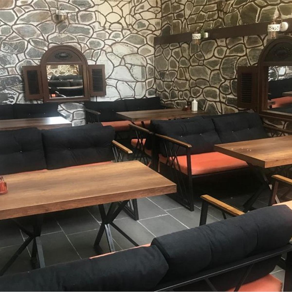 Alsancak Makara Cafe'de Enfes Lezzetler Eşliğinde Serpme Kahvaltı Keyfi