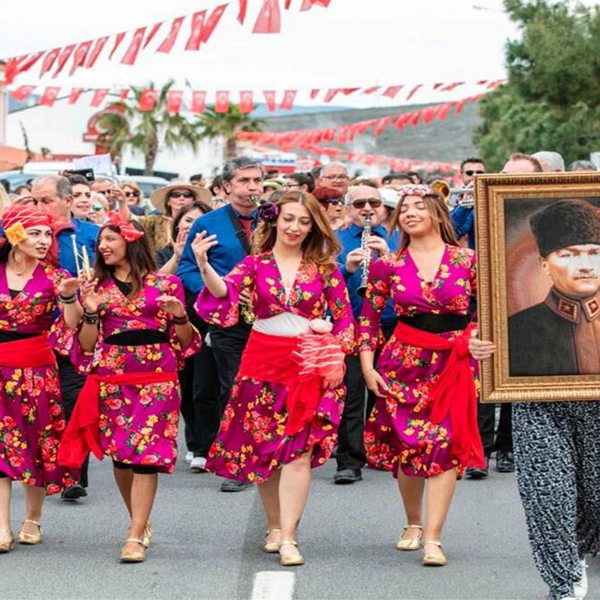 Günübirlik 2023 Alaçatı Ot Festivali Turu İzmirgeziyor