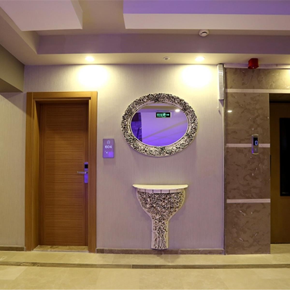 Life corner hotel çift kişi açık büfe kahvaltı dahil konaklama